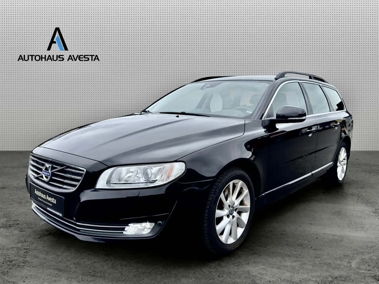 Volvo V70 KOMBI MOMENTUM/ RENTNER/ 2015/ WENIG KM/ Negro - 1