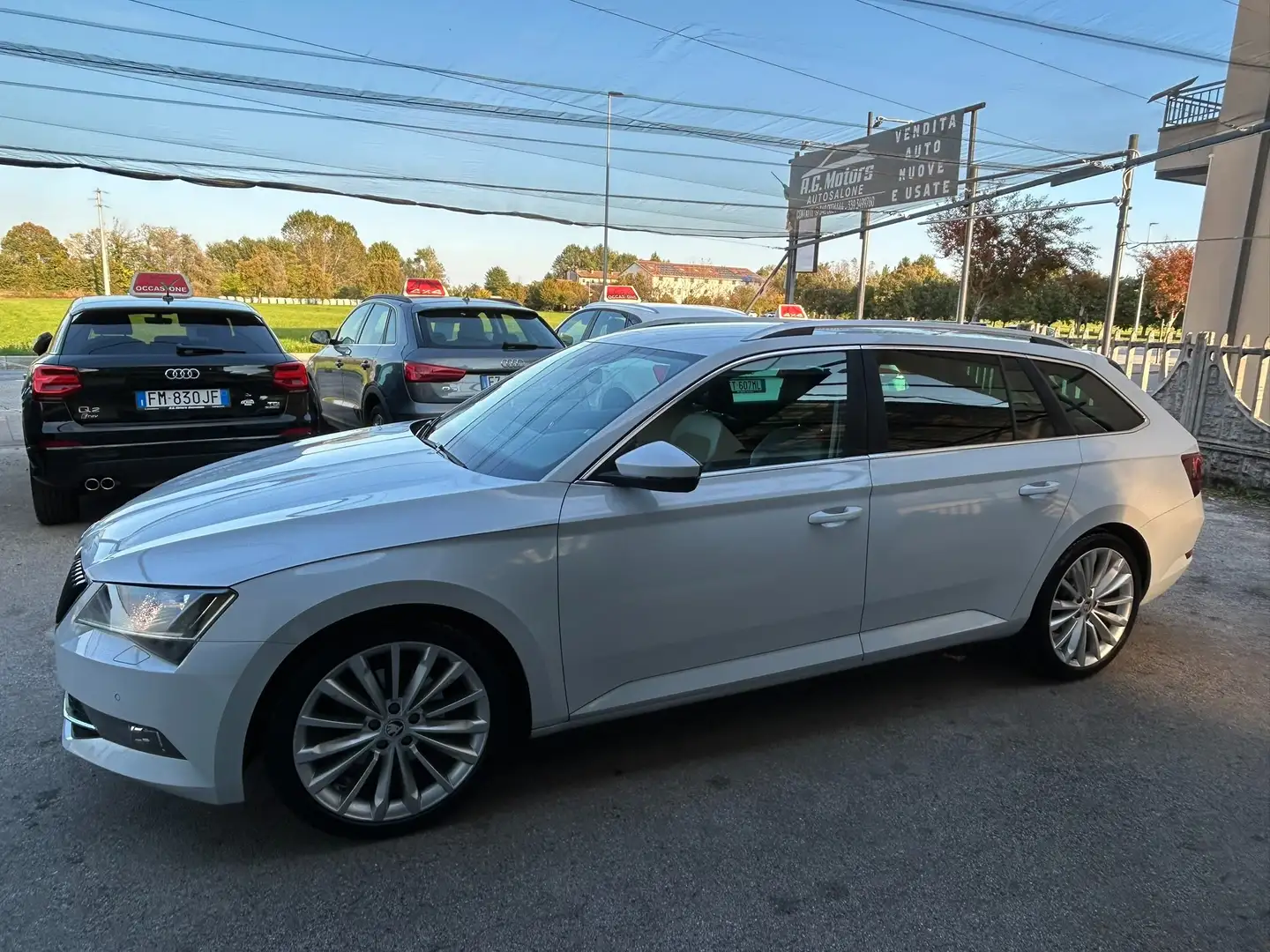 Skoda Superb Wagon 2.0 TDI 190CV DSG 4x4 - GANCIO TRAINO Blanc - 2