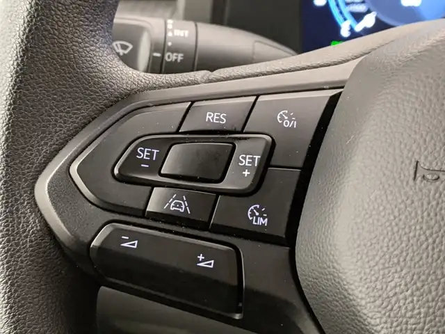 Volkswagen Transporter view 14