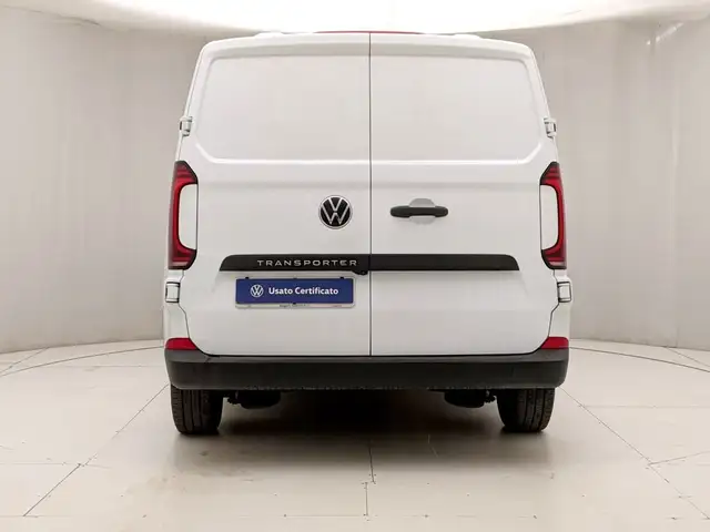 Volkswagen Transporter view 5