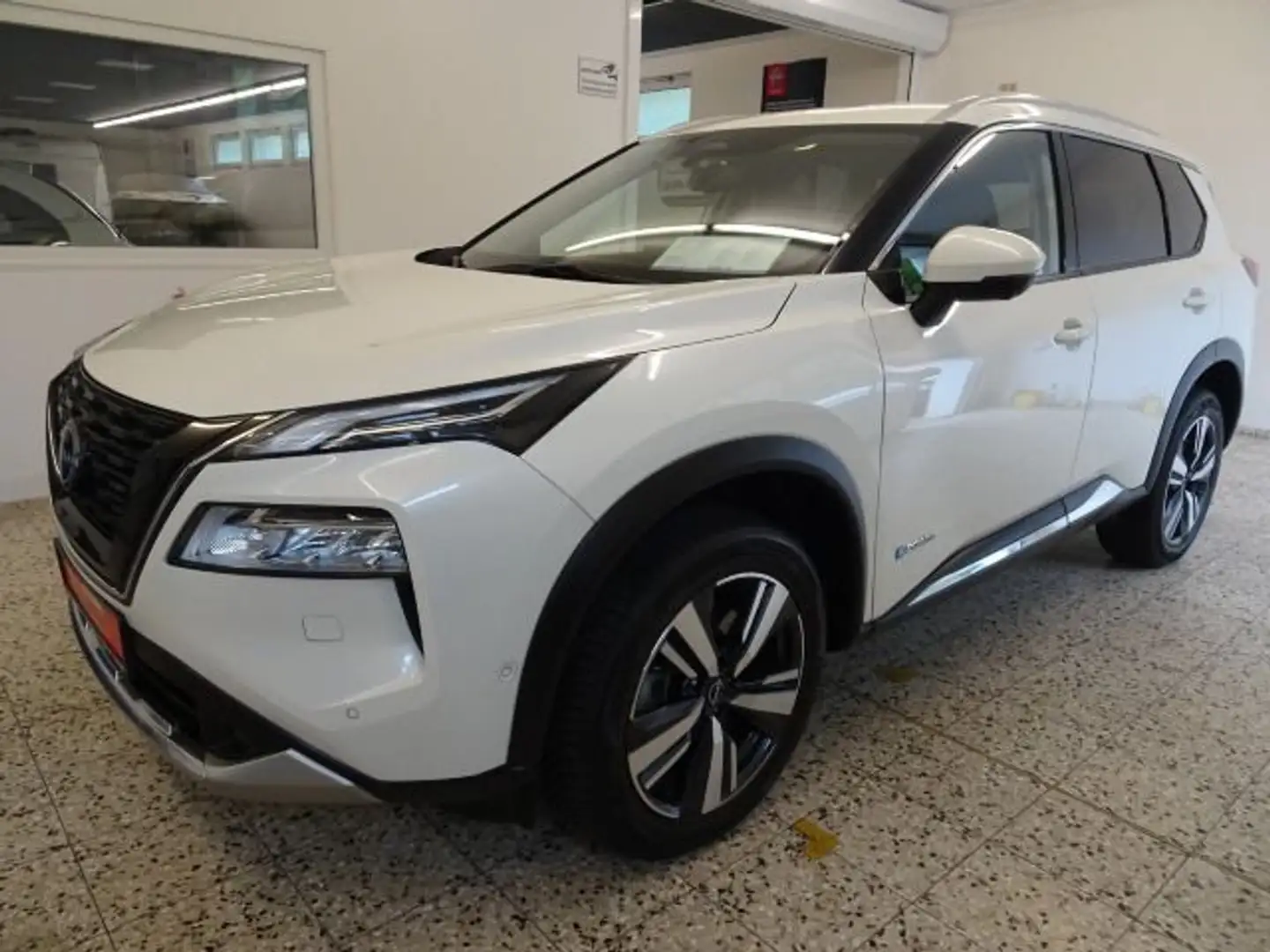 Nissan X-Trail 1.5 VC-T e-Power Tekna e-4ORCE 1800 Kg A Weiß - 2