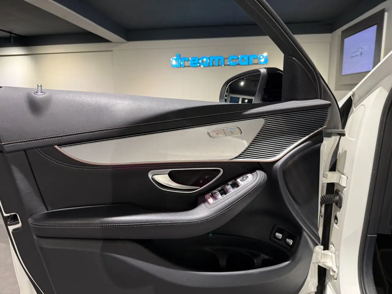 Mercedes-Benz EQC 400 4MATIC 80kWh Aut. Bild 24
