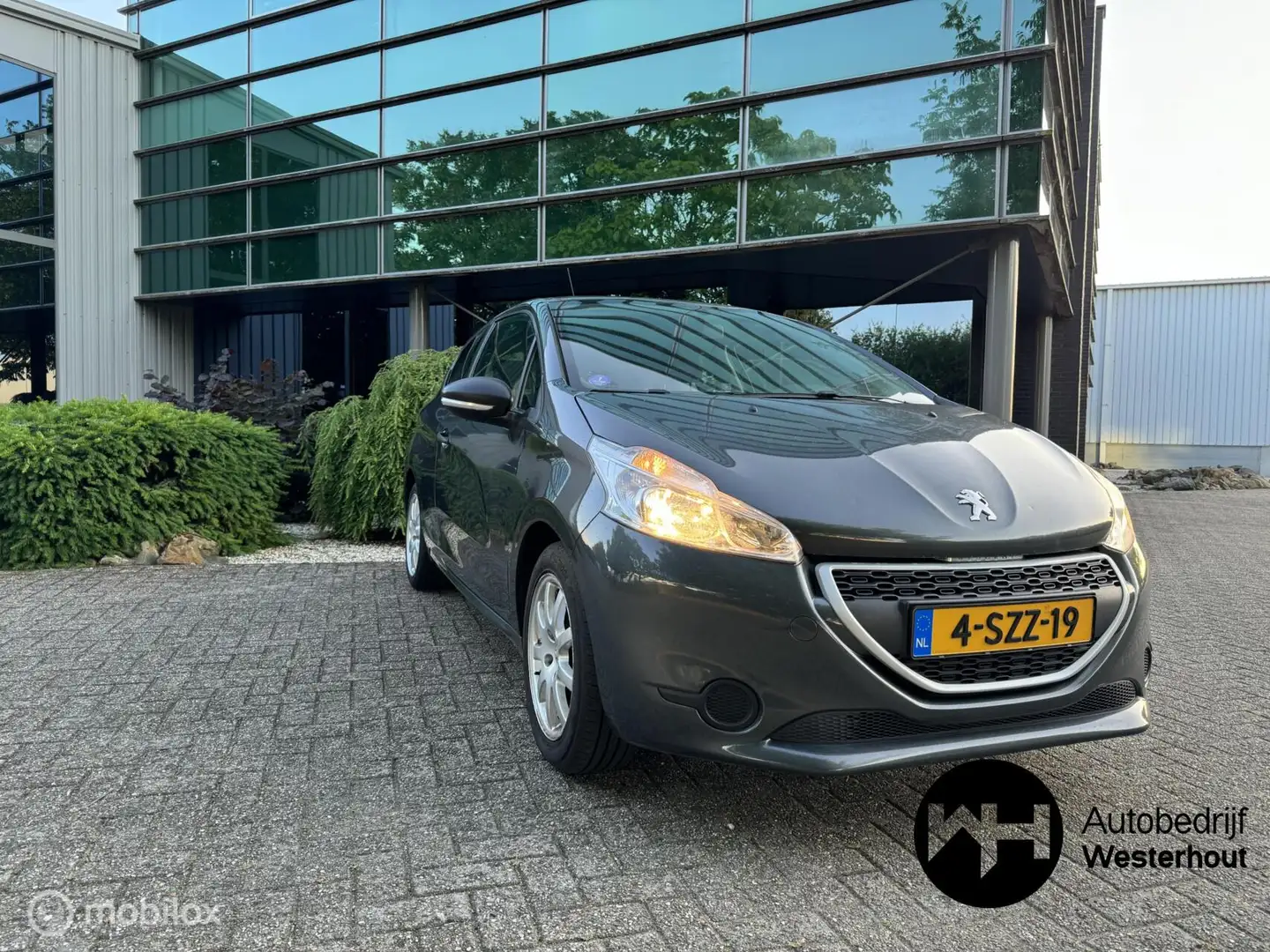 Peugeot 208 1.0 VTi Access AIRCO TREKHAAK NWE APK Grau - 1