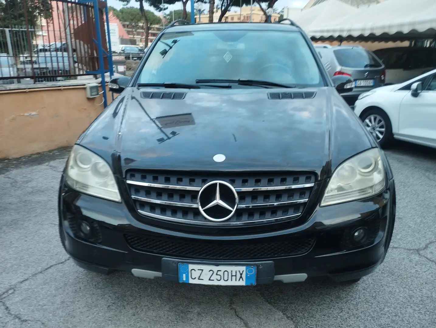 Mercedes-Benz ML 350 ML 350 Sport auto Black - 2