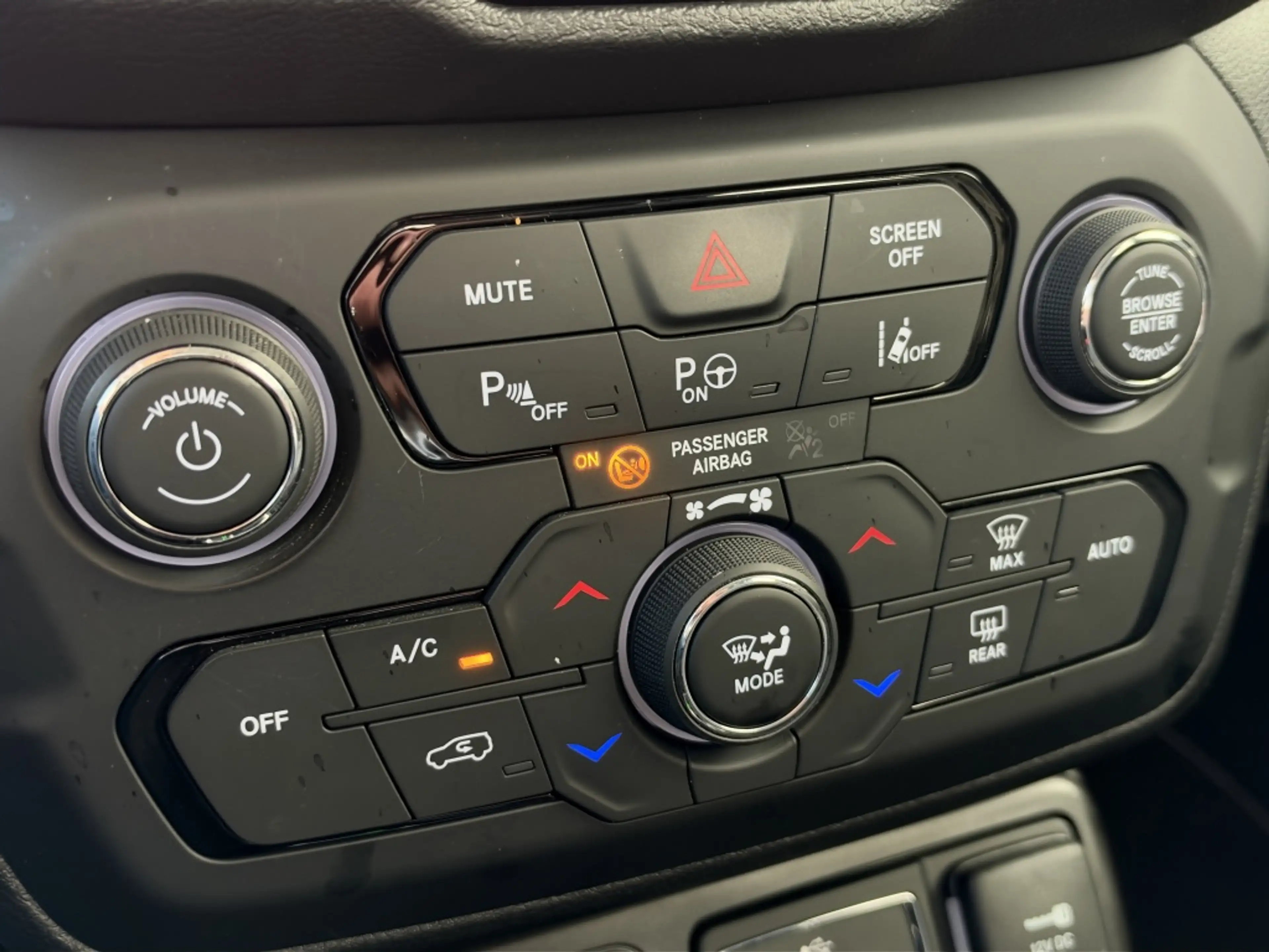Jeep Renegade 1.5T e-Hybrid 130 PK Altitude | Navi | LED | Carpl — photo 11