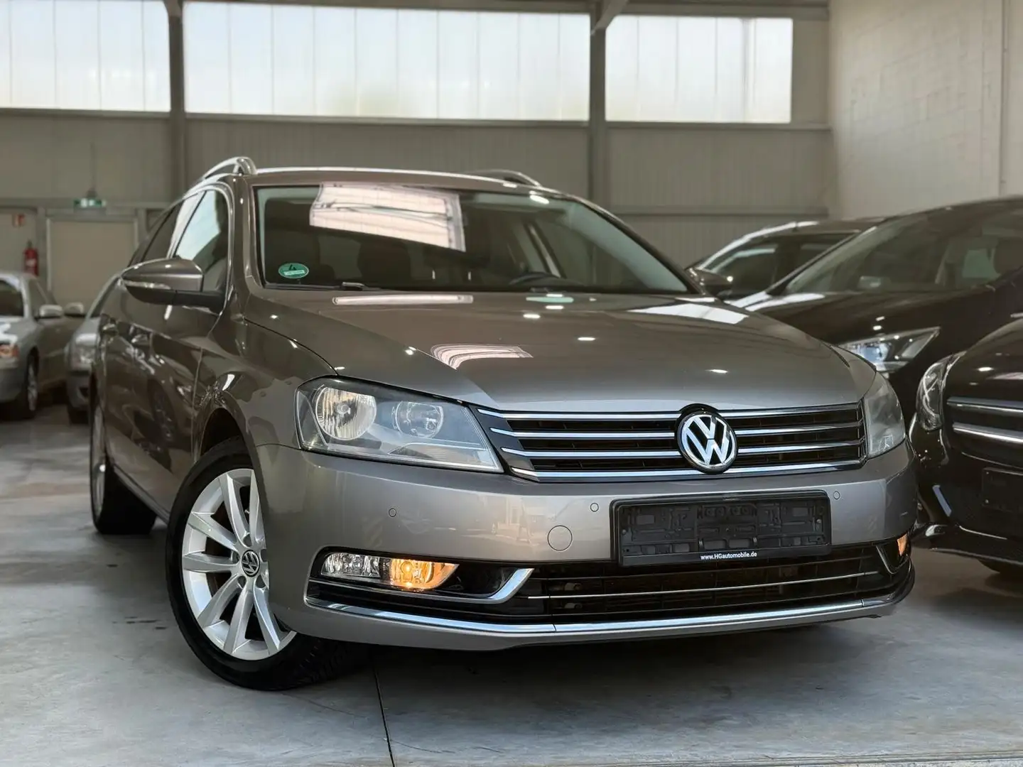 Volkswagen Passat Variant Highline Marrón - 2