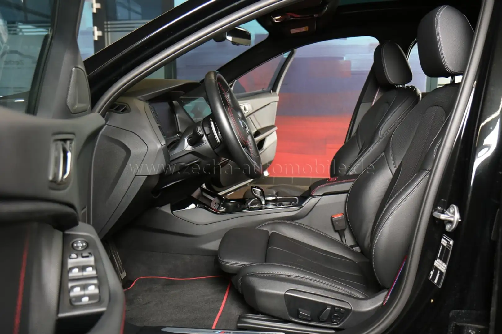 BMW 128 ti 5-Türer SAG Panod.elektr-Sitze.Parkas.HUD Schwarz - 2