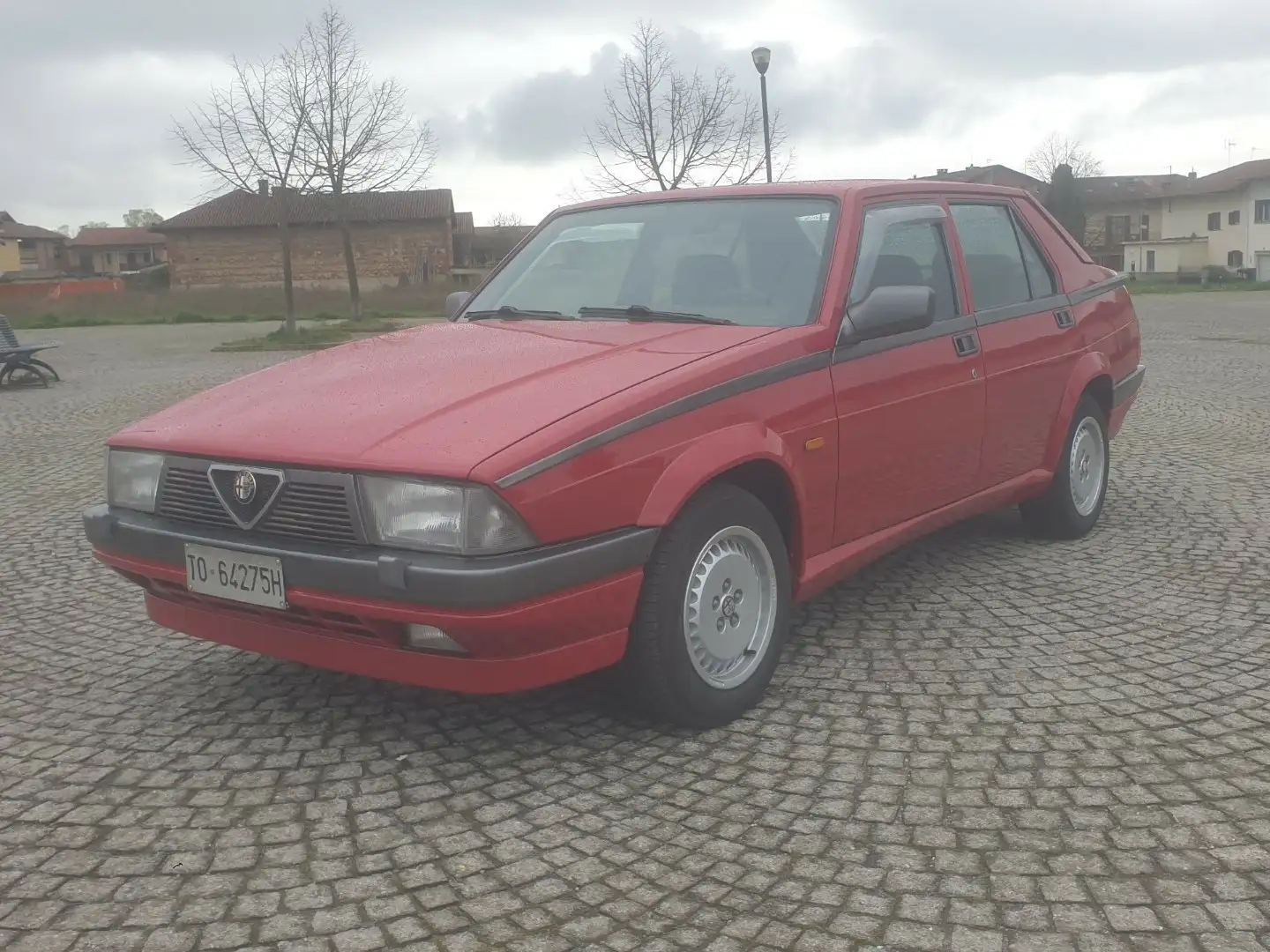 Alfa Romeo 75 2.0 ts crvena - 1