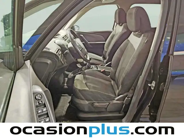 Citroen C4 view 9