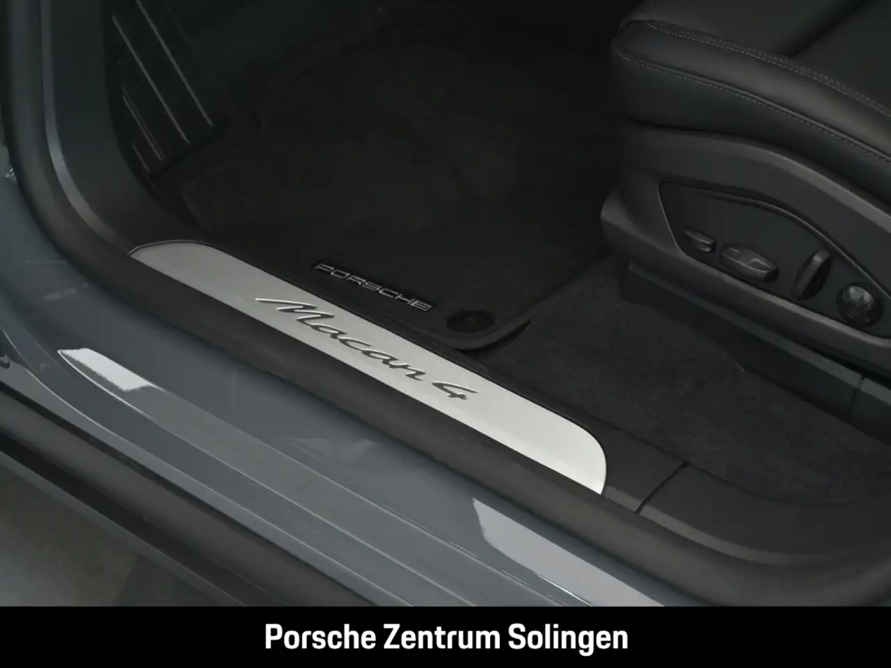 Porsche Macan 4 PANO BOSE MATRIX PASM LUFT 14