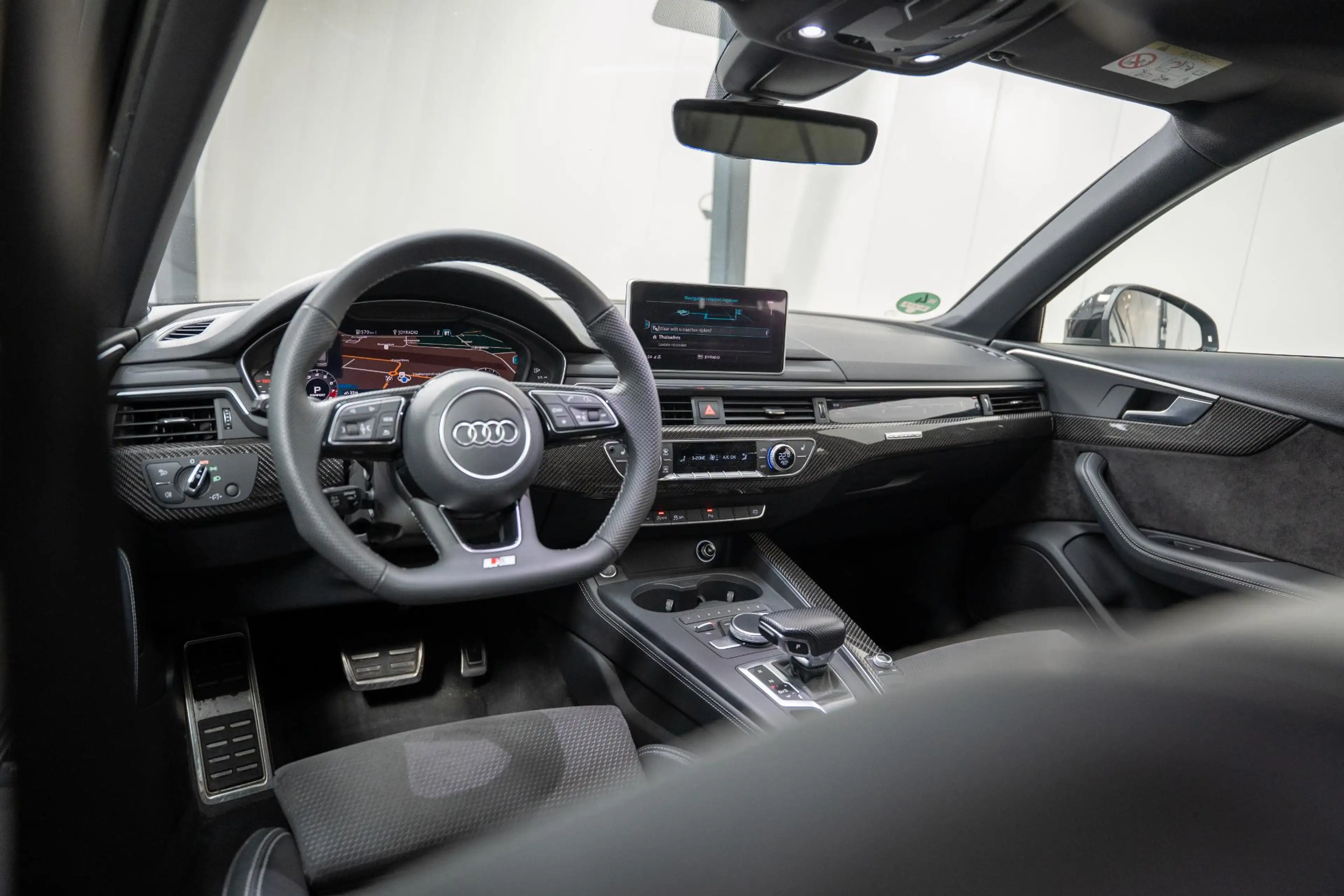 Audi A4 Avant S-LINE*375PK*CARBON*PASS. DISPLAY*RS6 REMMEN — photo 3