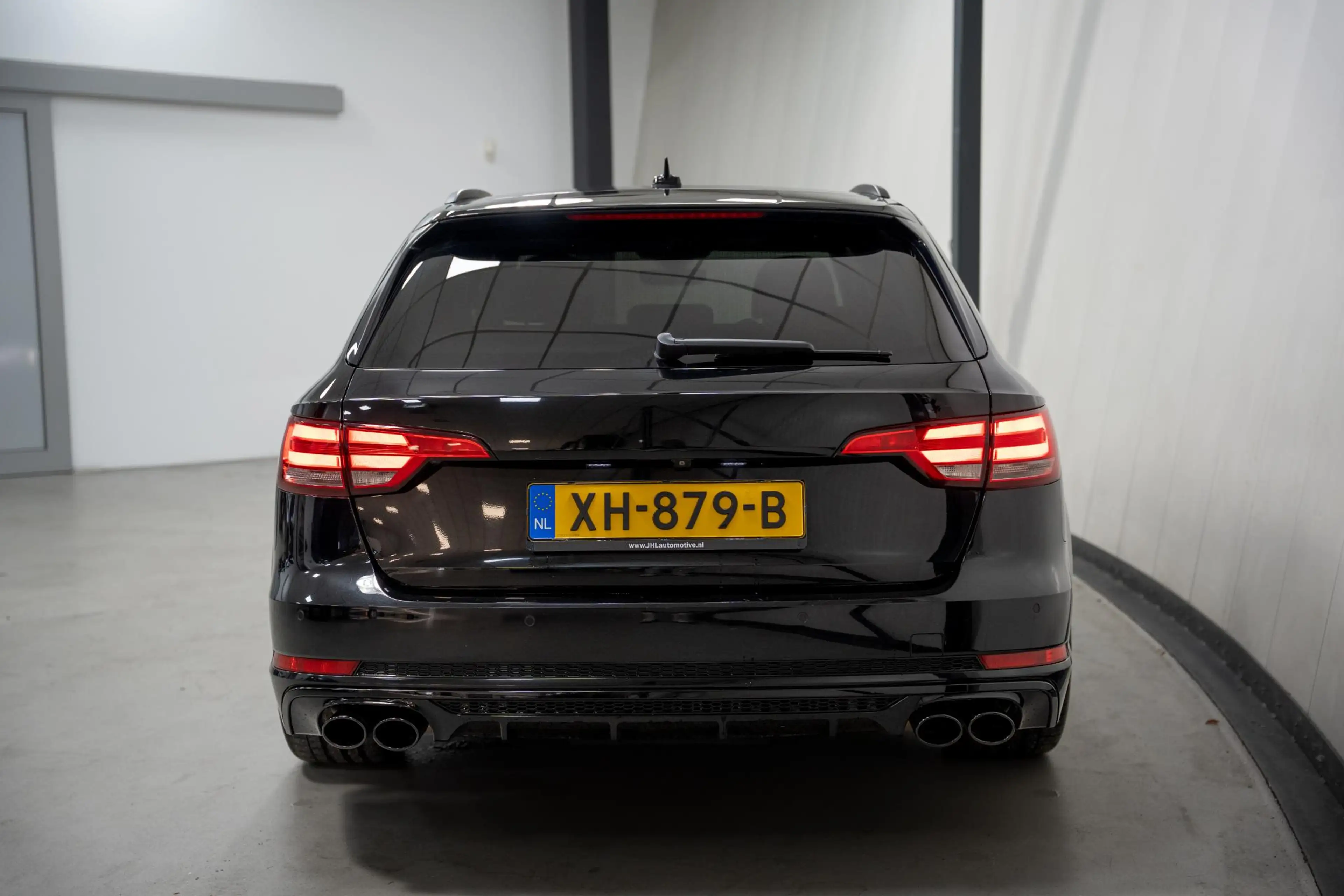 Audi A4 Avant S-LINE*375PK*CARBON*PASS. DISPLAY*RS6 REMMEN — photo 4