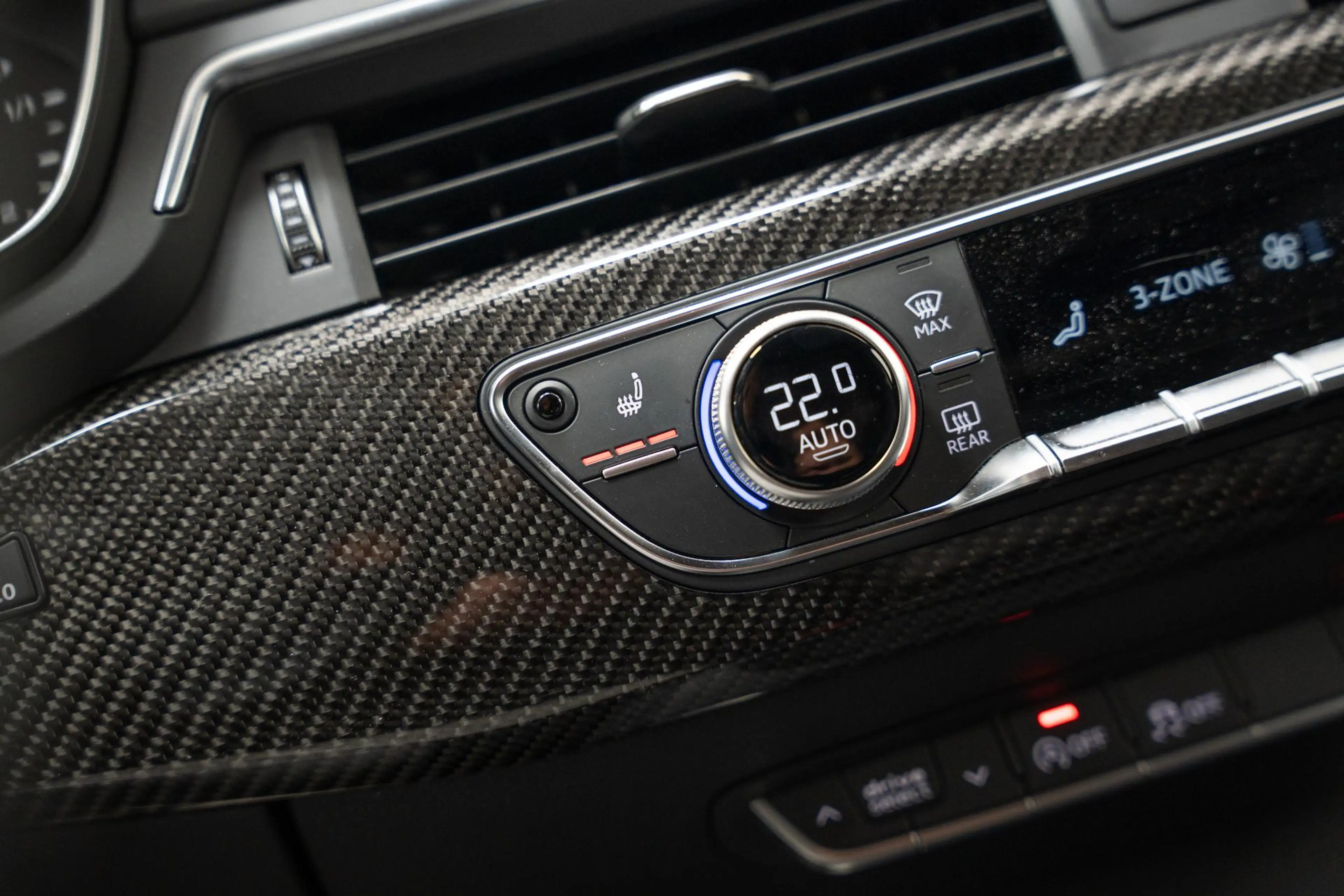 Audi A4 Avant S-LINE*375PK*CARBON*PASS. DISPLAY*RS6 REMMEN — photo 25