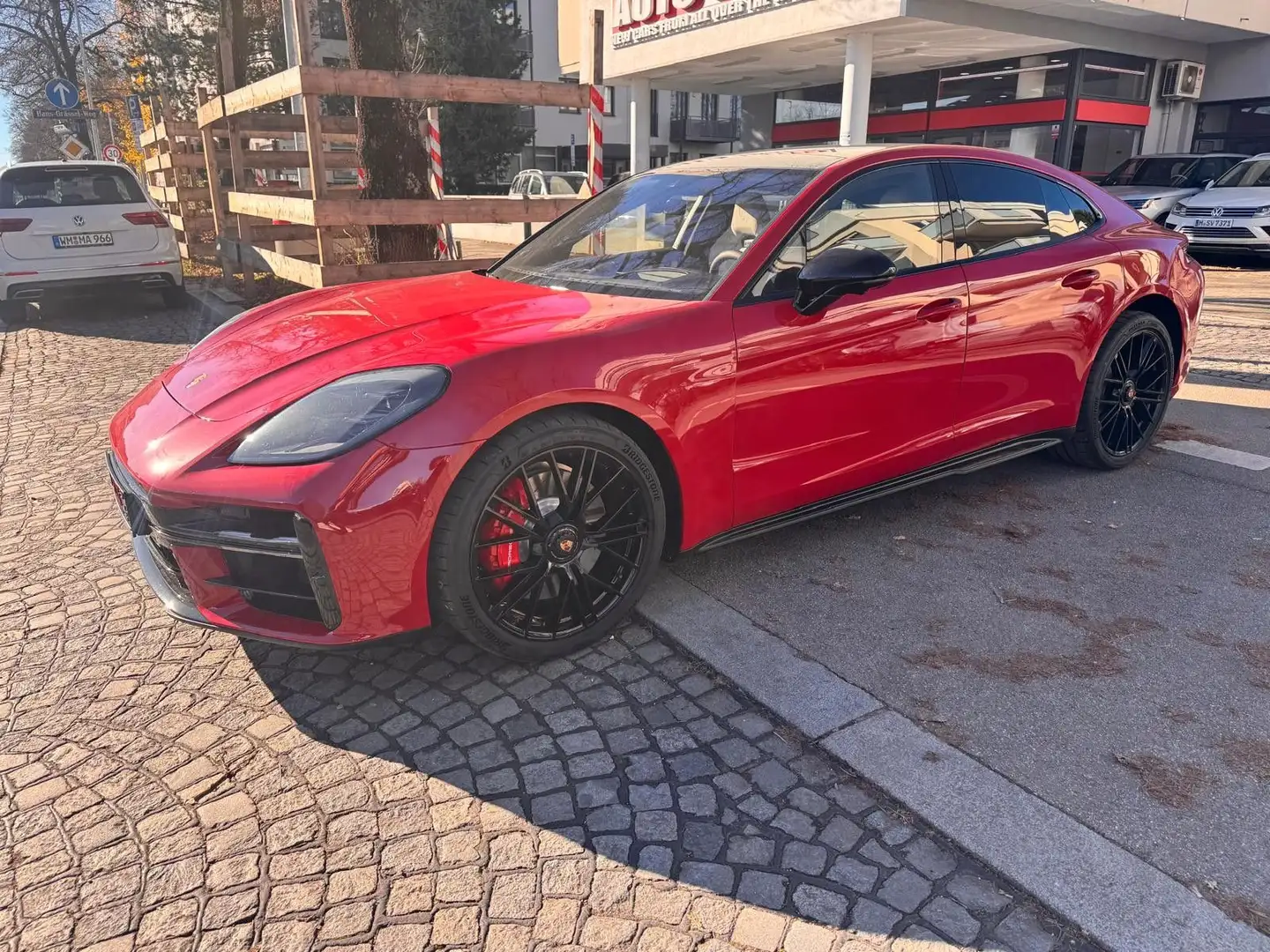 Porsche Panamera GTS Rojo - 1