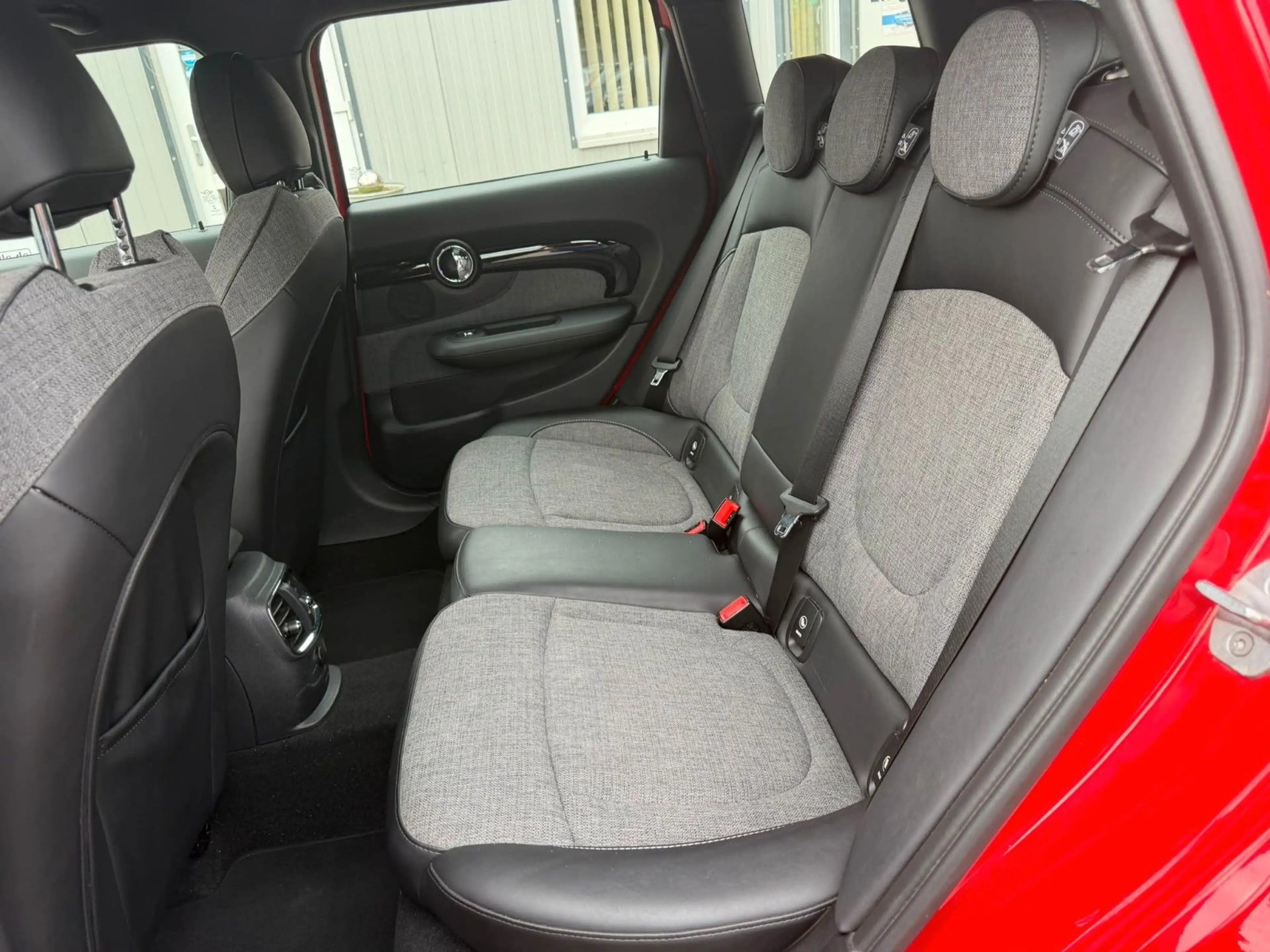 MINI Cooper Clubman COOPER CLUBMAN TEMPOM°PANO°SITZHZ°NAVI°SH! — photo 14