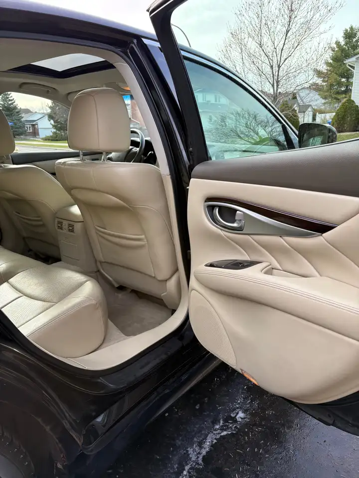 Infiniti M снимка Infiniti M
