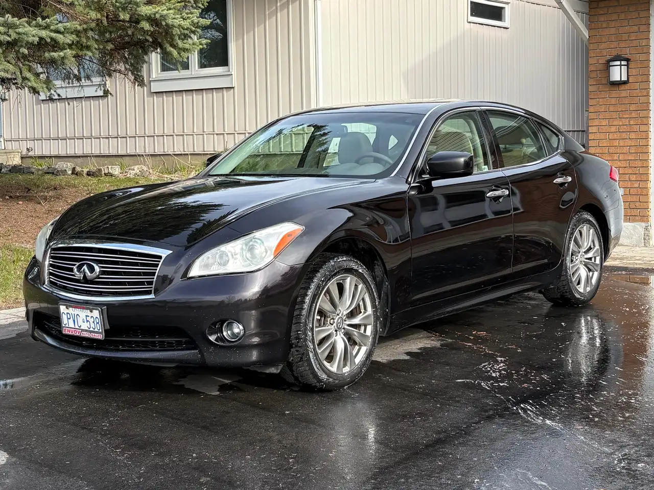 Infiniti M снимка Infiniti M