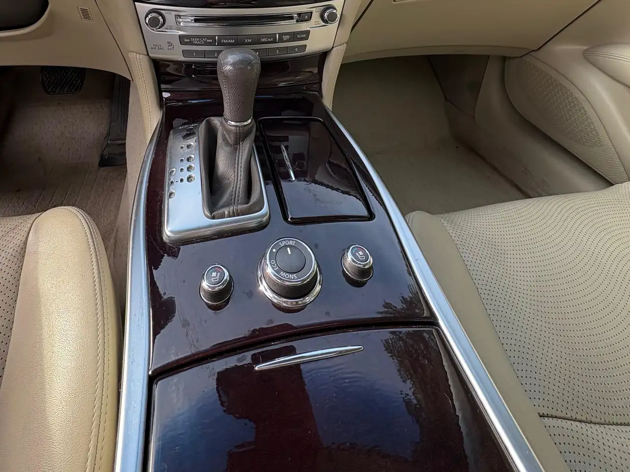 Infiniti M снимка Infiniti M