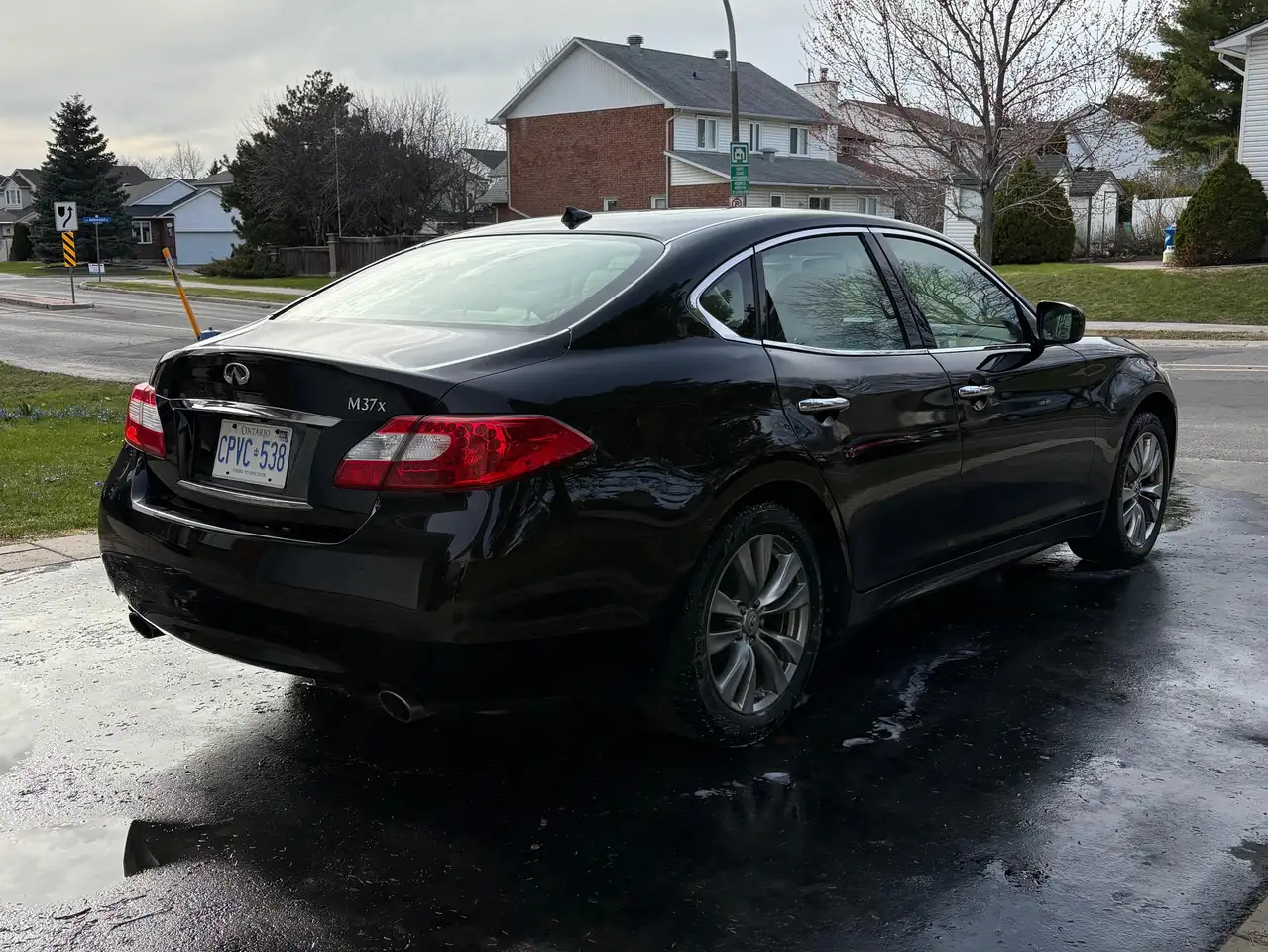 Infiniti M снимка Infiniti M