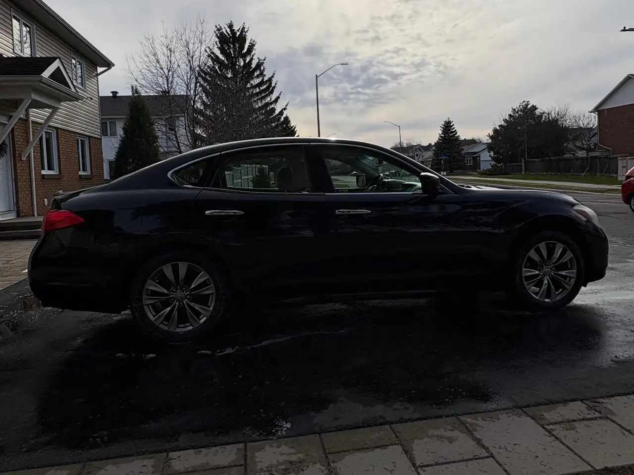 Infiniti M снимка Infiniti M