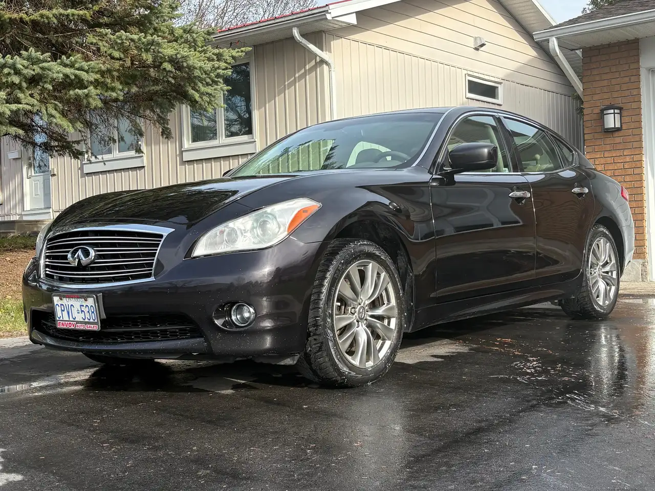 Infiniti M снимка Infiniti M
