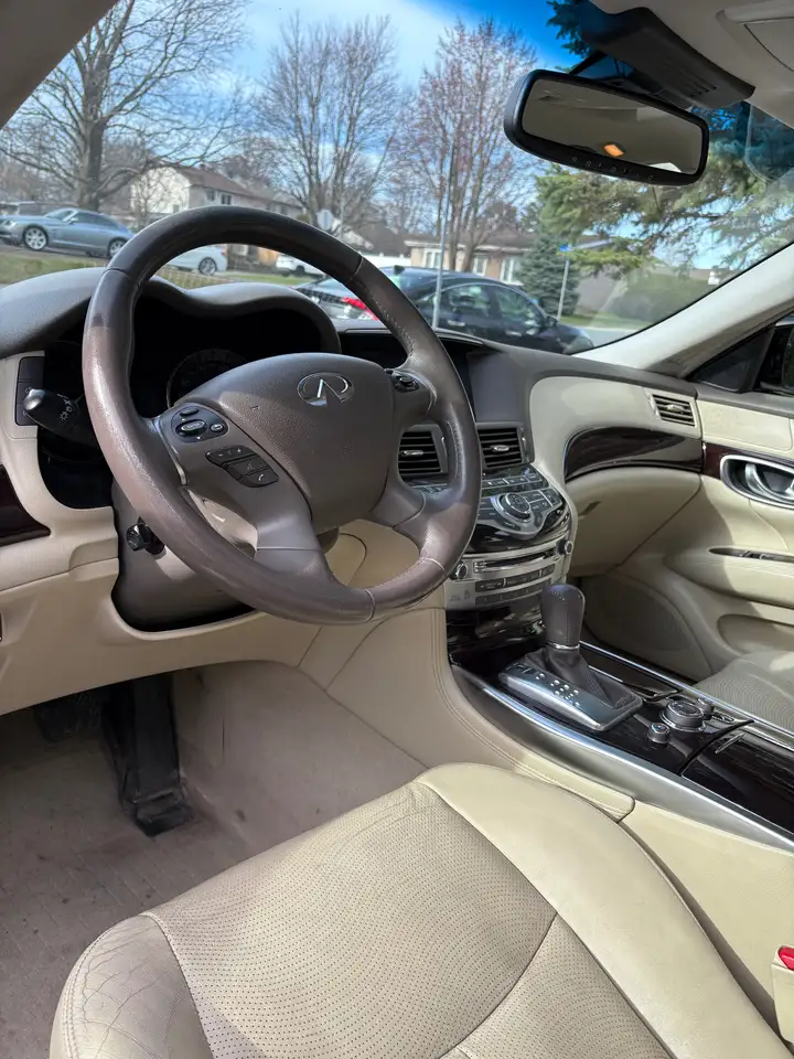 Infiniti M снимка Infiniti M