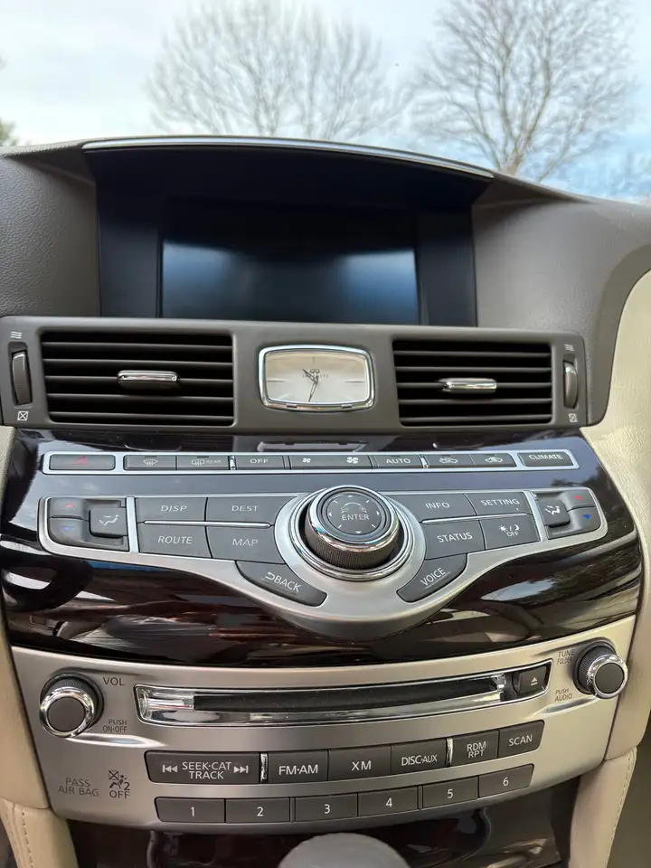 Infiniti M снимка Infiniti M