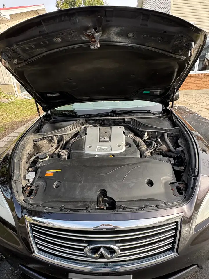 Infiniti M снимка Infiniti M