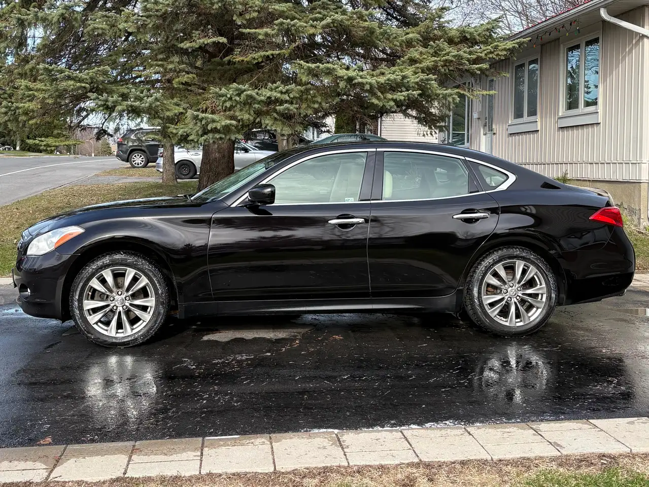 Infiniti M снимка Infiniti M