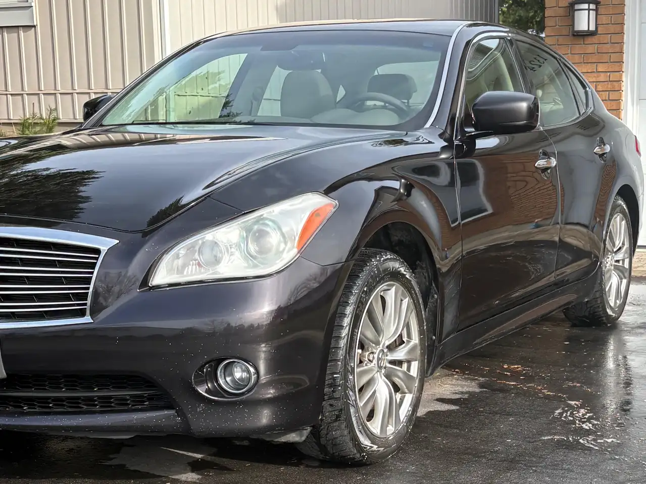 Infiniti M снимка Infiniti M