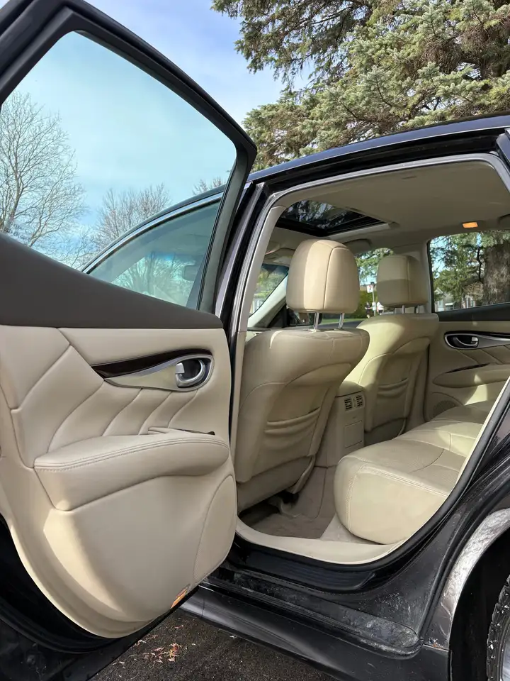 Infiniti M снимка Infiniti M