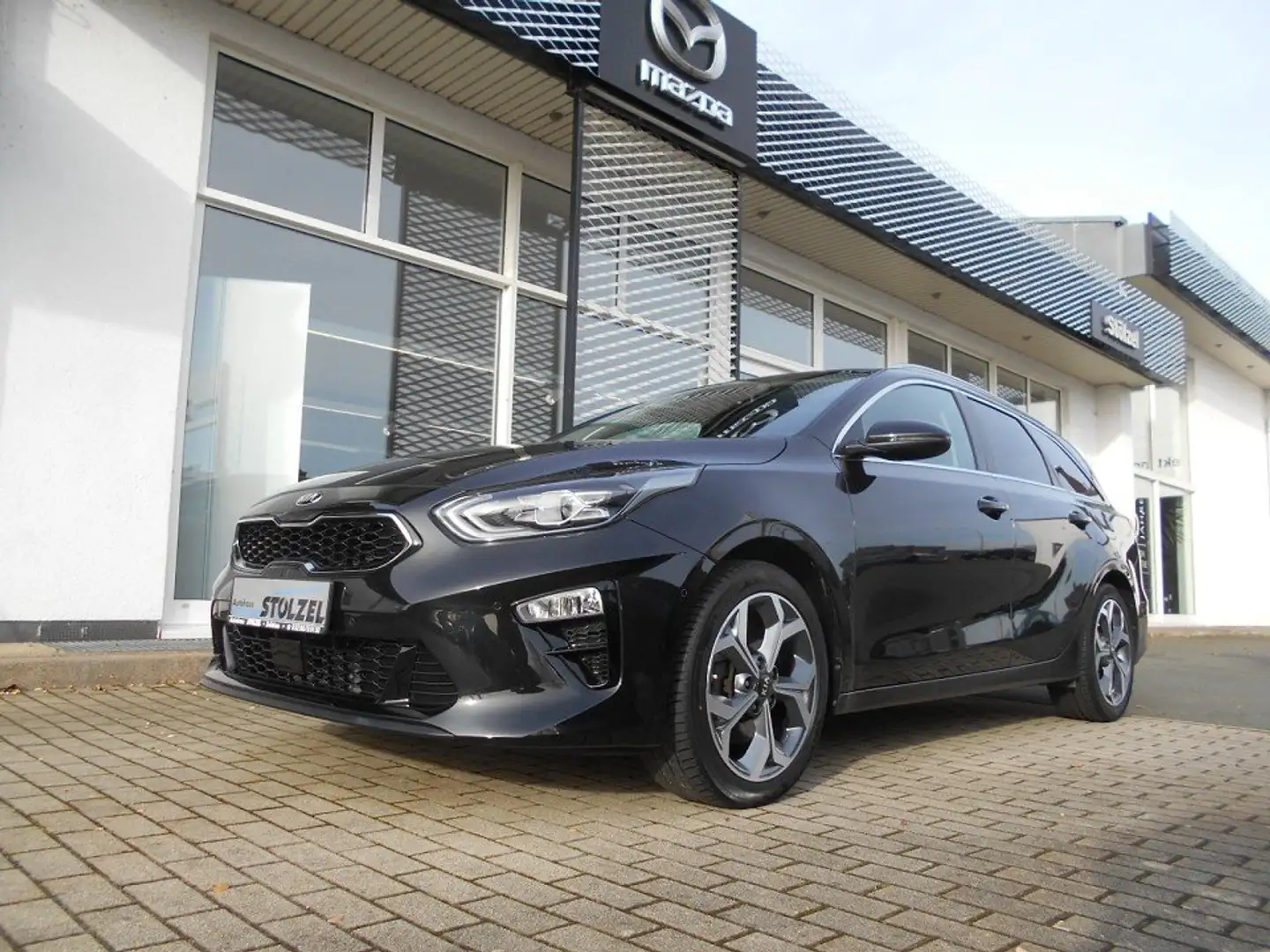 Kia Ceed / cee'd SPORTSWAGON 1.6l 136PS CRDi PLATINUM EDITION SHZ#B Schwarz - 1