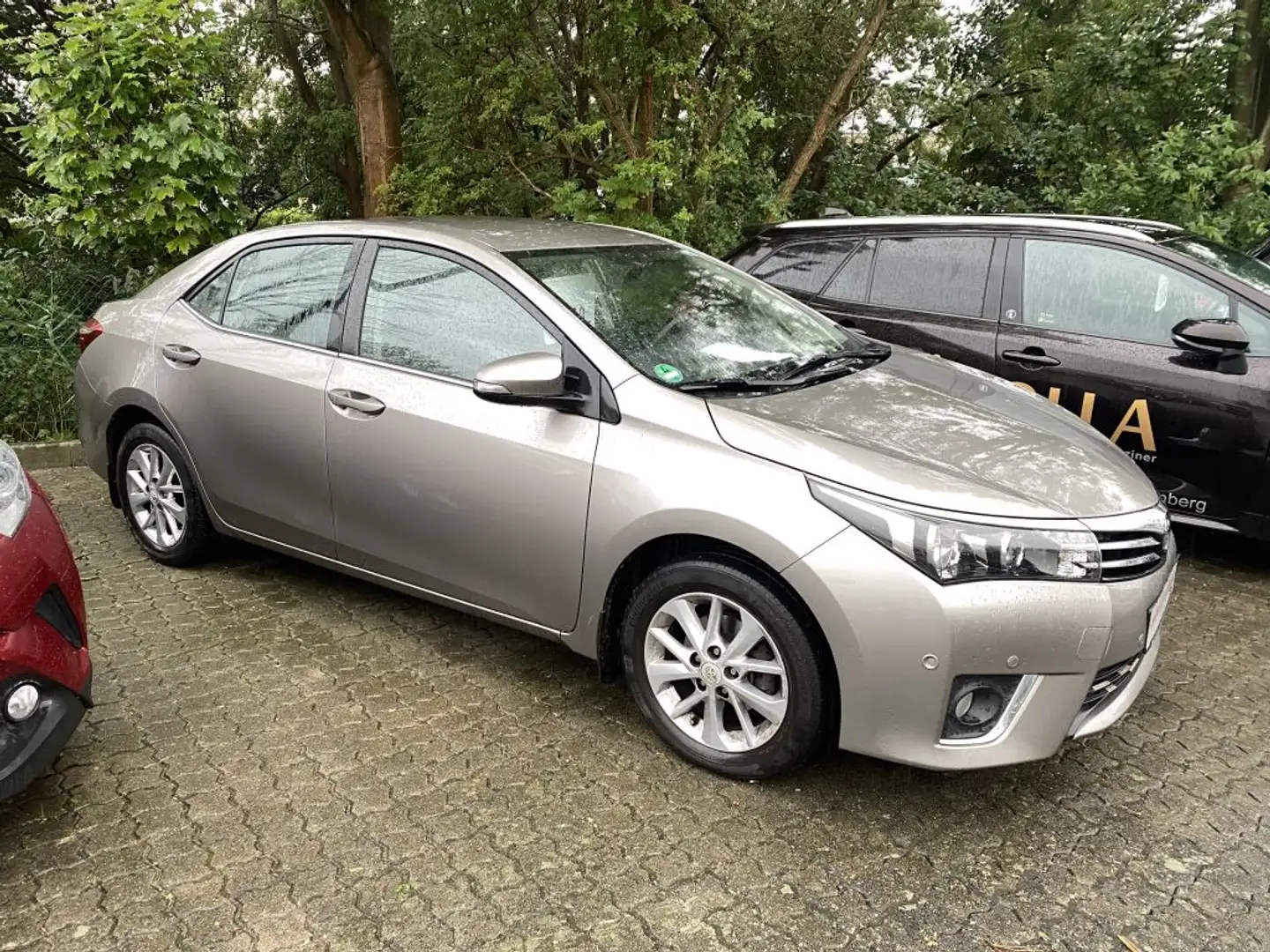 Toyota Corolla Lim. 1.6 6-Gang Edition + Edition-Plus-Paket Brons - 1