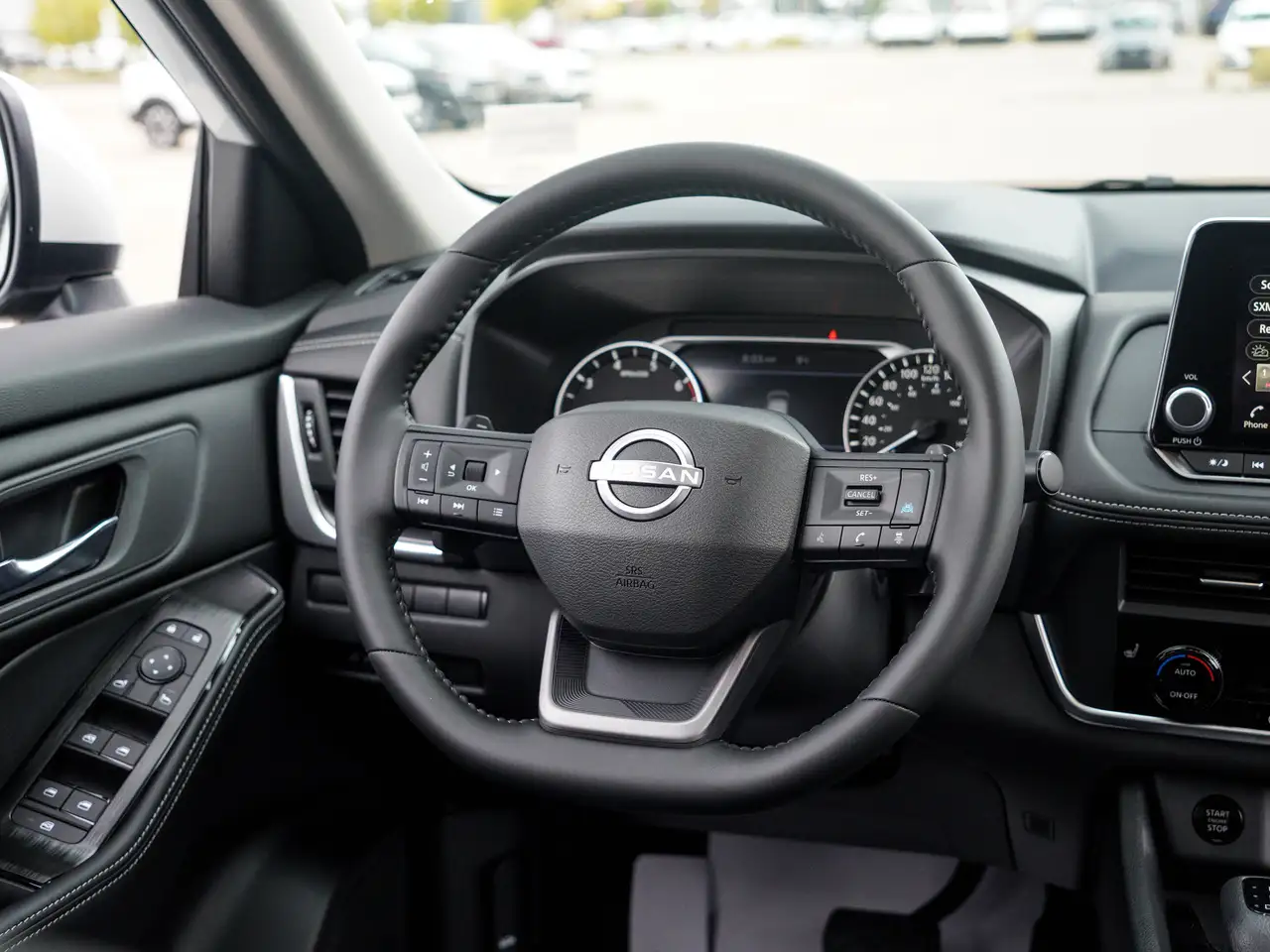 Nissan Rogue снимка Nissan Rogue
