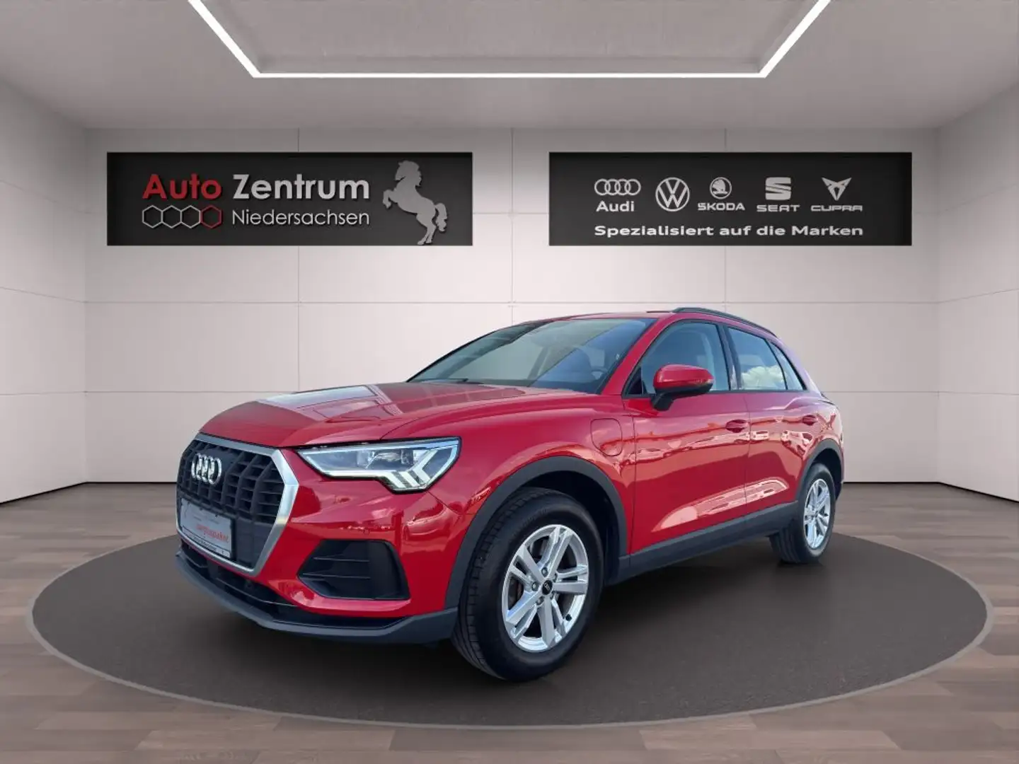 Audi Q3 45 TFSIe HYBRID S tronic CarPlay AHK*Virtual*Infot Rot - 1