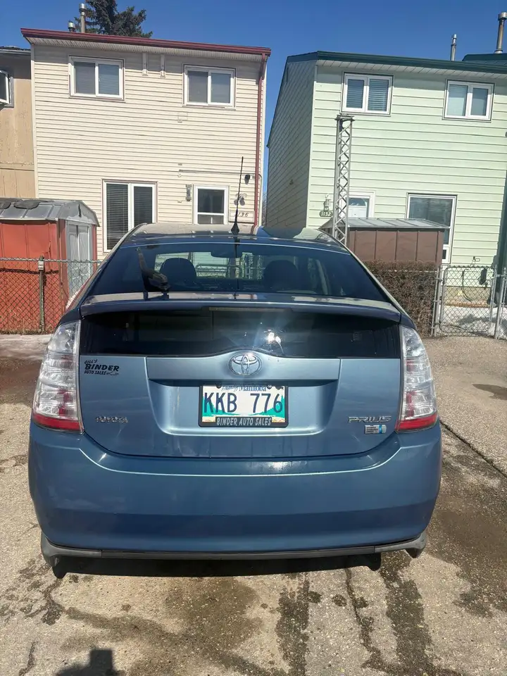 Toyota Prius снимка Toyota Prius