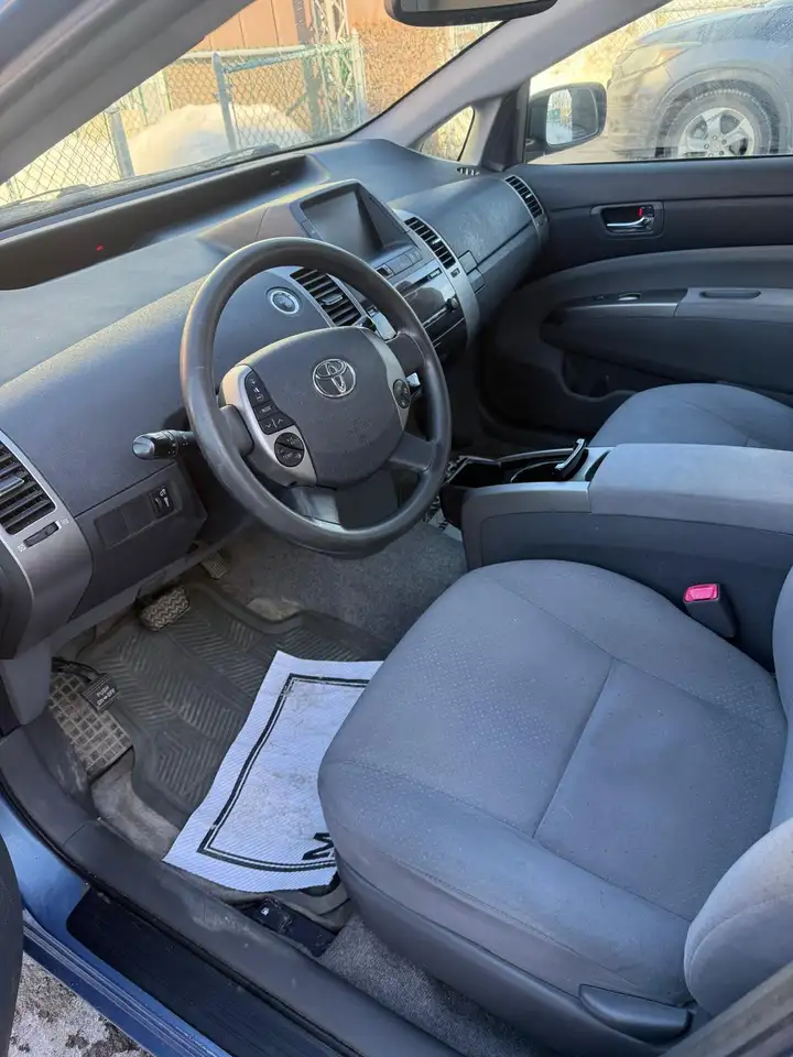 Toyota Prius снимка Toyota Prius