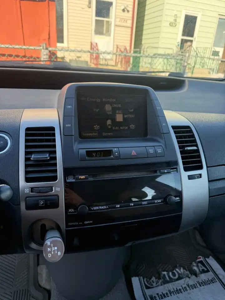 Toyota Prius снимка Toyota Prius