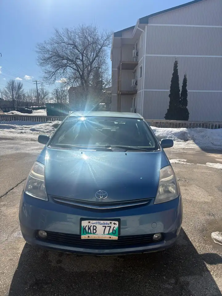 Toyota Prius снимка Toyota Prius