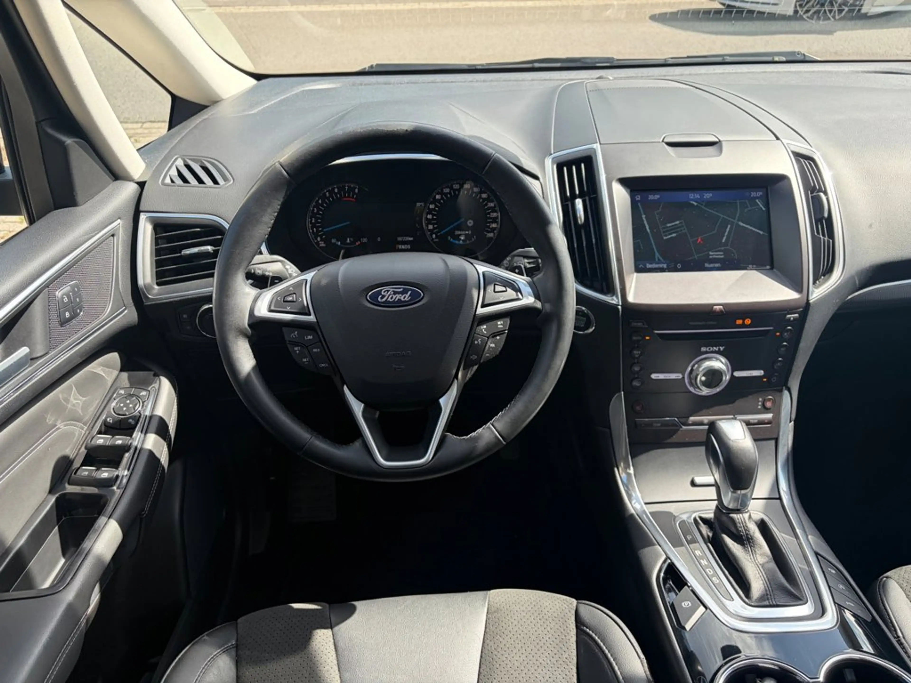 Ford S-Max 2.0 Vignale 7p. Automaat, Pano, Trekhaak, PDC, Cli — photo 11