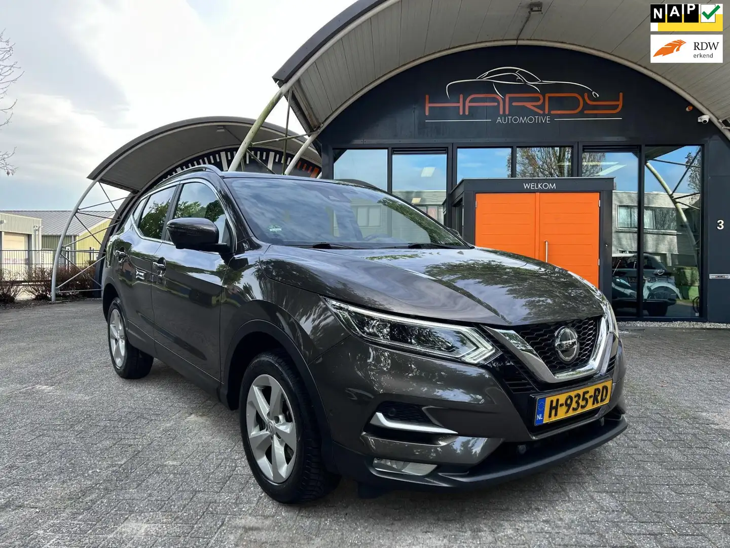 Nissan Qashqai 1.3 DIG-T Business Edition 1e Eig 100% Dealer Onde Marrone - 1