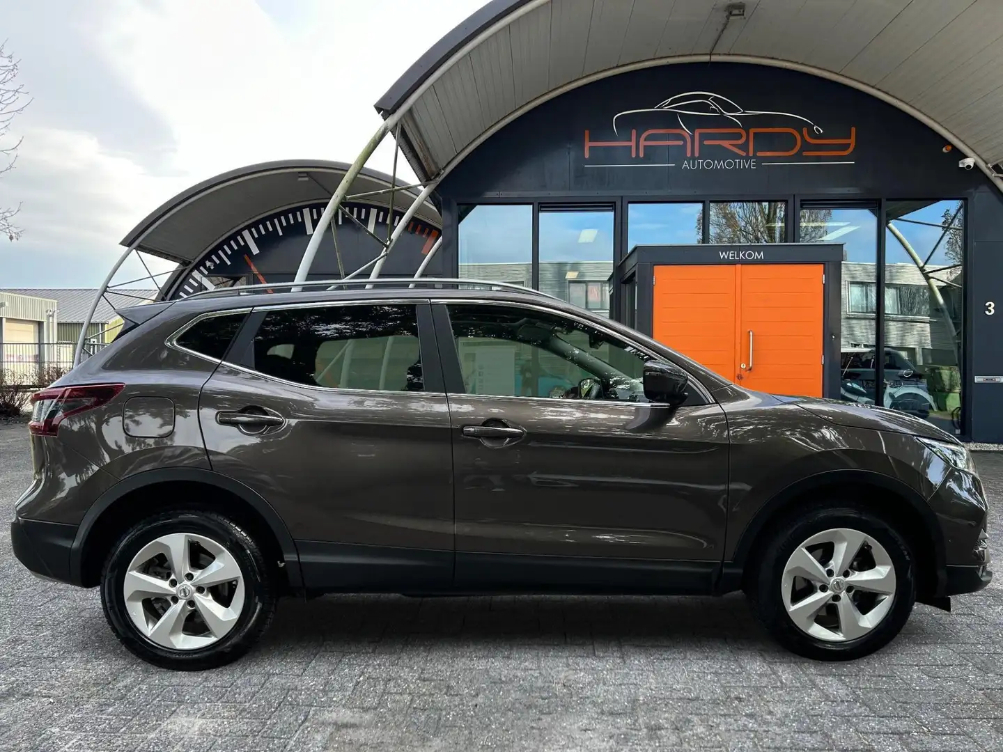Nissan Qashqai 1.3 DIG-T Business Edition 1e Eig 100% Dealer Onde Marrone - 2