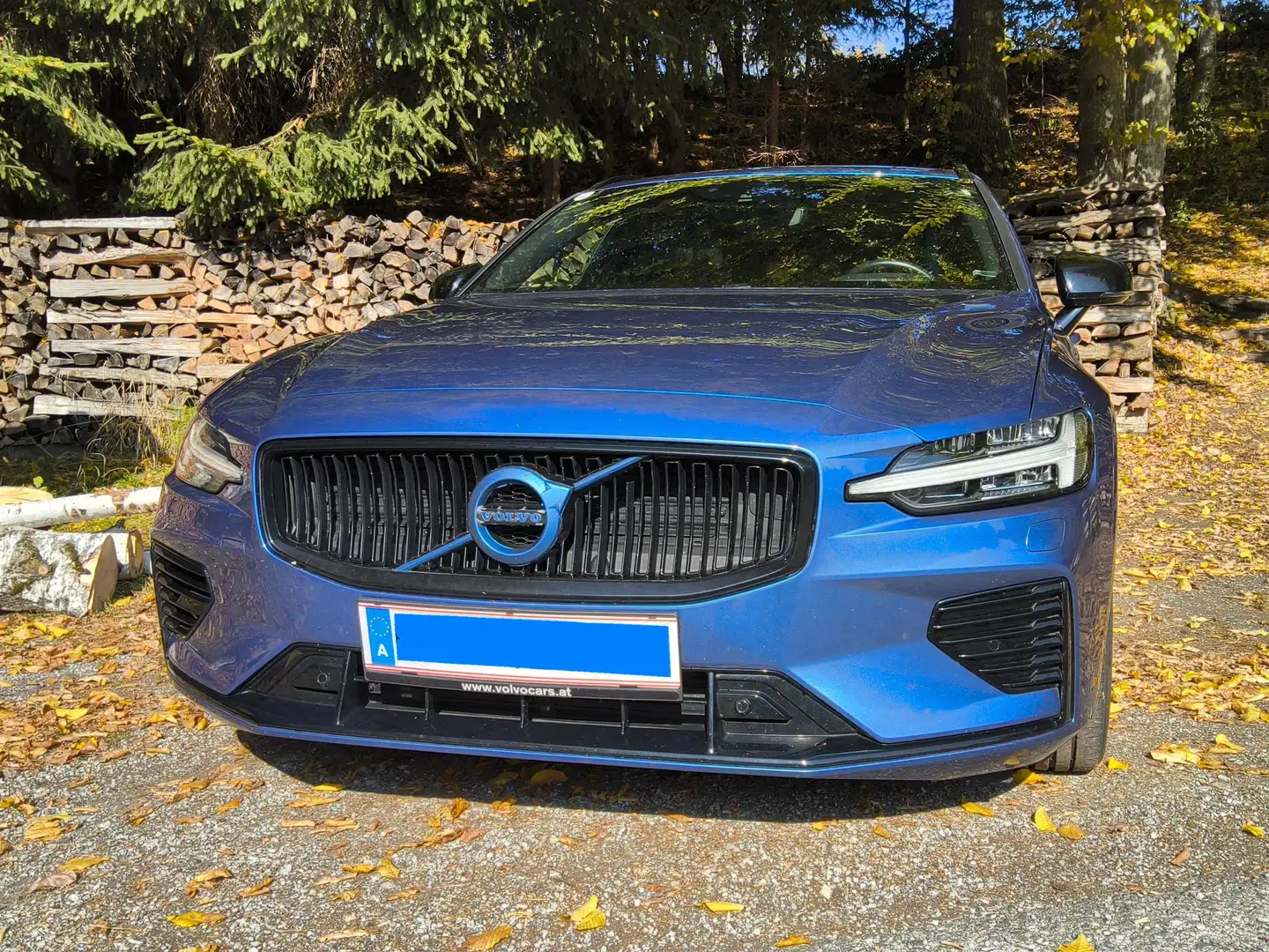 Volvo V60 V60 T6 AWD Recharge PHEV R-Design Geartronic R-Design Blau - 2