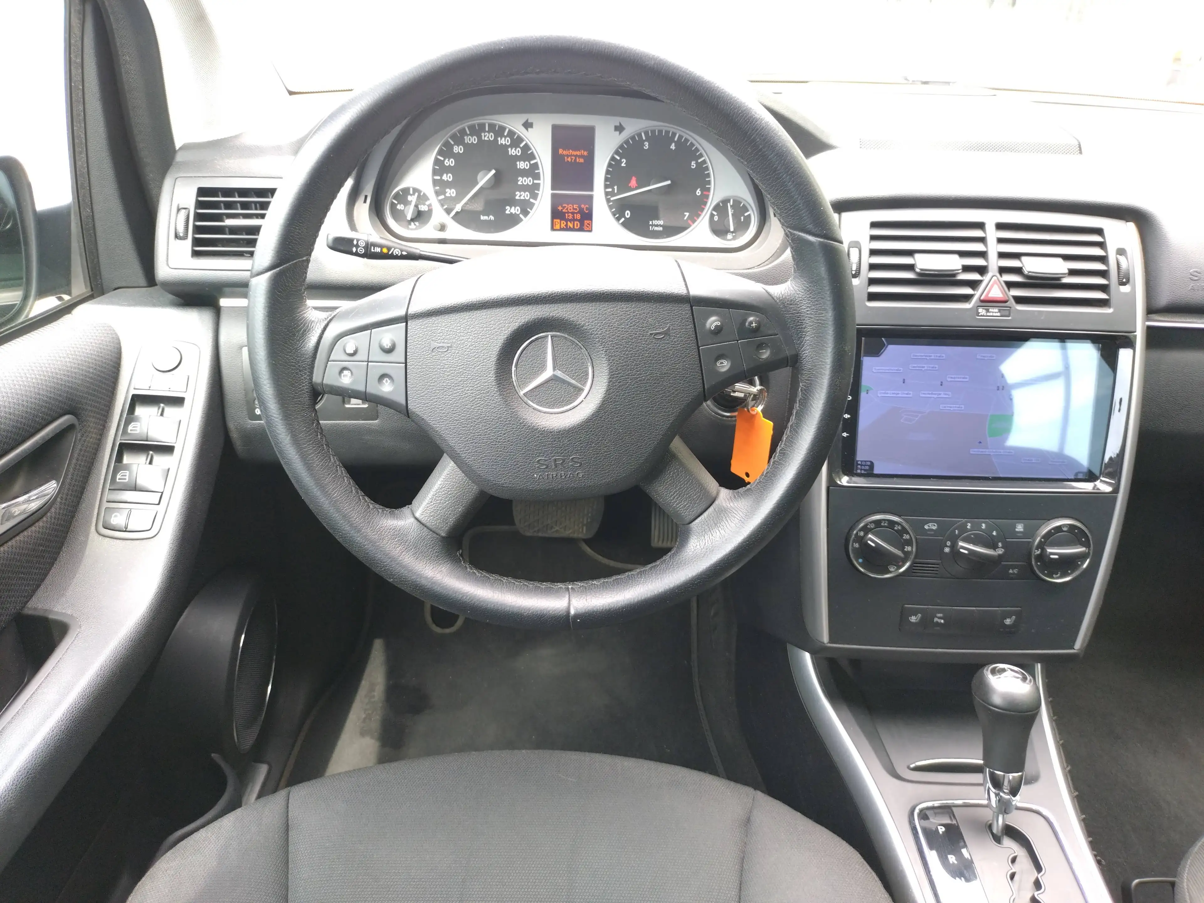 Mercedes-Benz B 160 B 160 +Navi+SHZ+PDC+Temp+Blue+N.Tüv