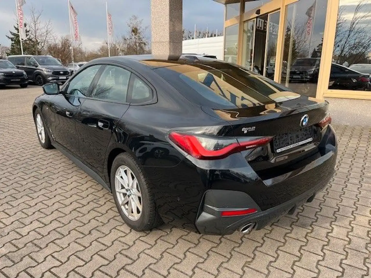 BMW 420 d 4 Gran Coupe M Sport Alcantara LED Navi Schwarz - 2