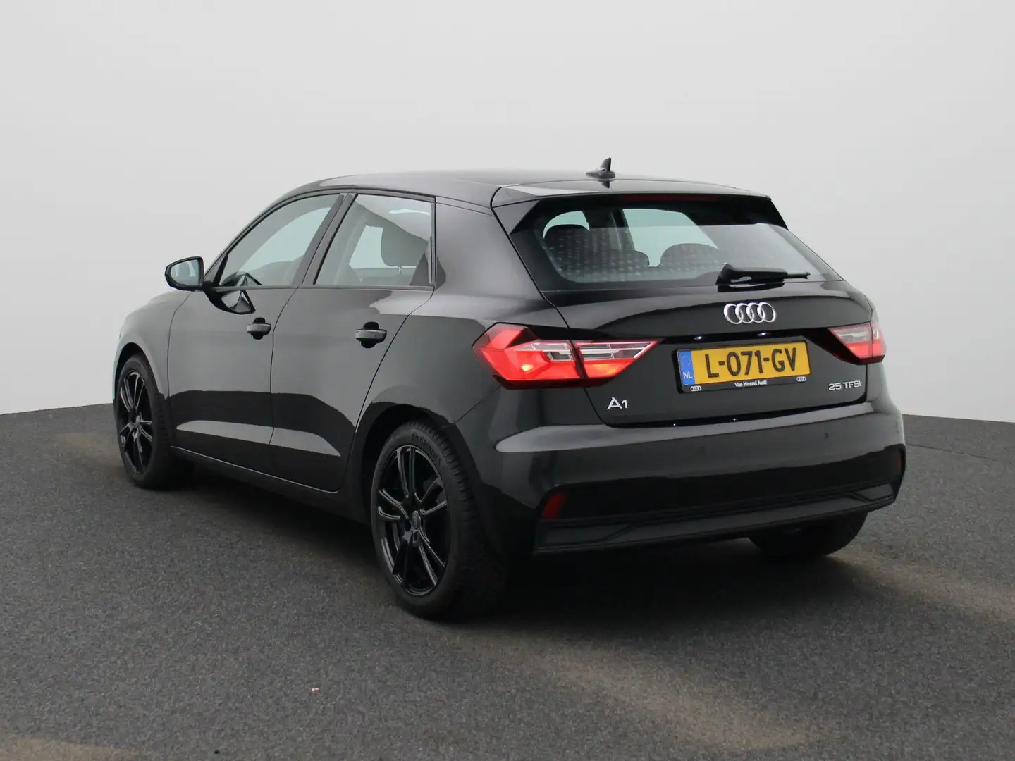 Audi A1 Sportback 25 TFSI Pro Line l Cruise Control l Airc Zwart - 2