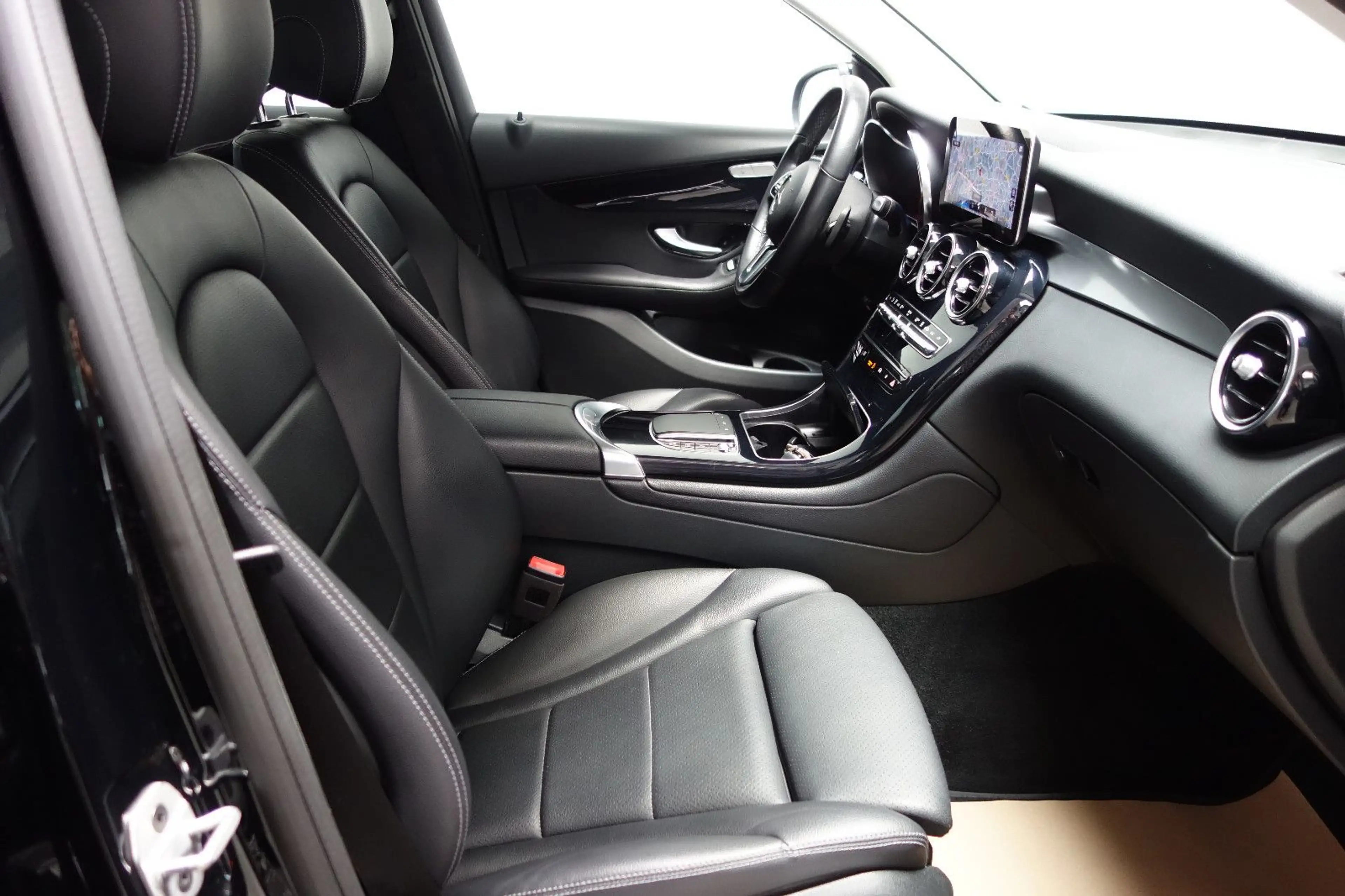 Mercedes-Benz GLC 300 de 4Matic MBUX/360°/Distronic+/19Zoll — photo 13