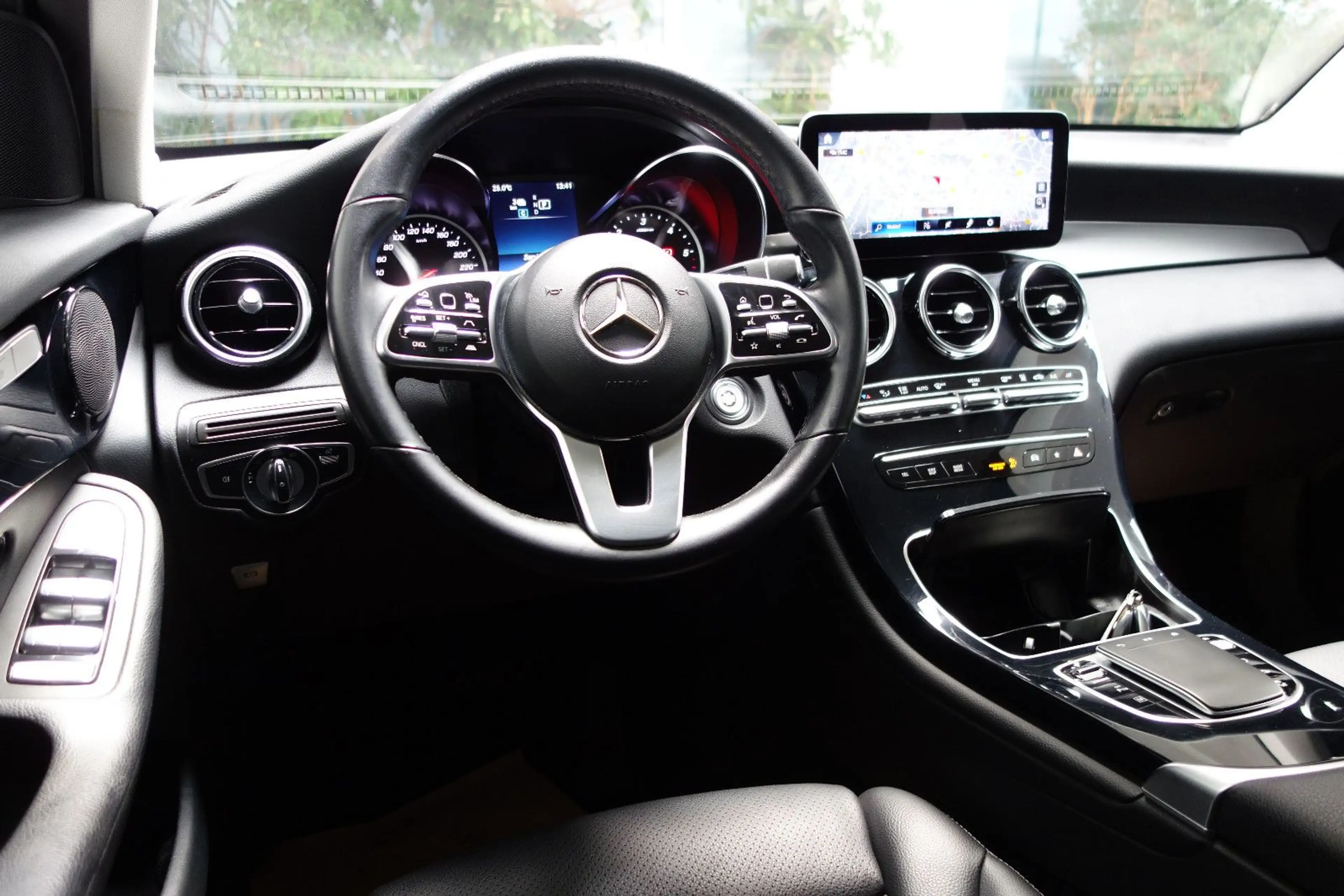 Mercedes-Benz GLC 300 de 4Matic MBUX/360°/Distronic+/19Zoll — photo 12