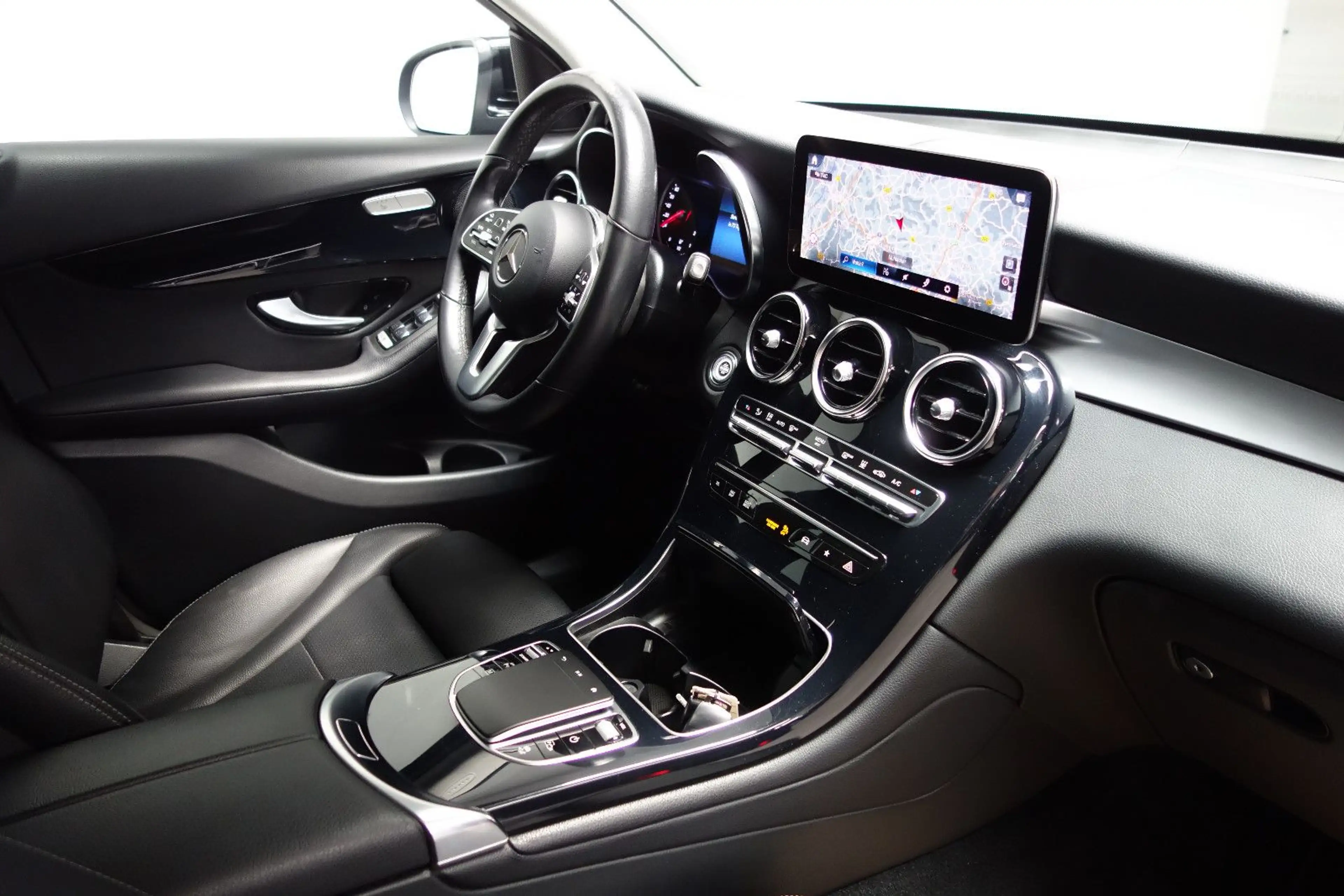 Mercedes-Benz GLC 300 de 4Matic MBUX/360°/Distronic+/19Zoll — photo 11