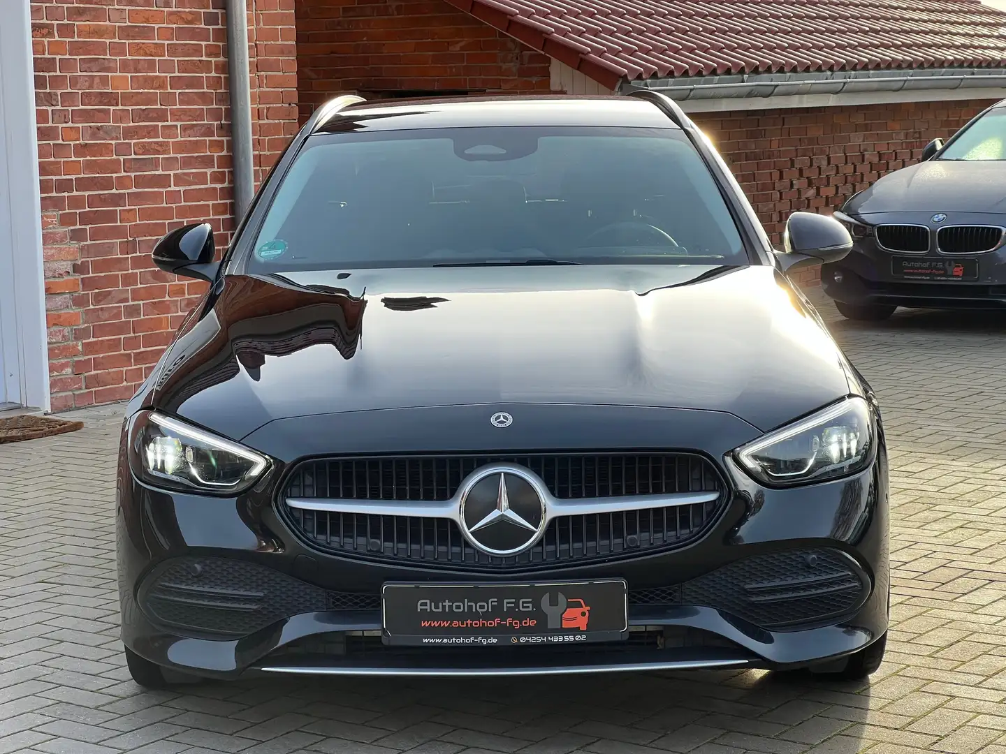 Mercedes-Benz C 200 T-Modell C 200d*CARPLAY/KAMERA/SHZ/LANEASSIST/TOP Schwarz - 2